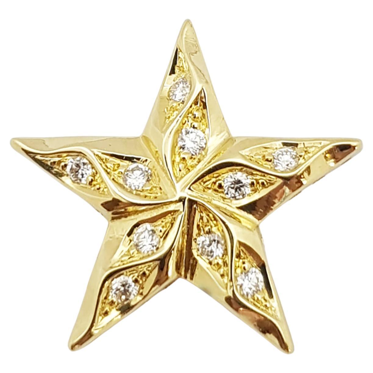 Diamond Star Pendant Set in 18 Karat Gold Settings For Sale