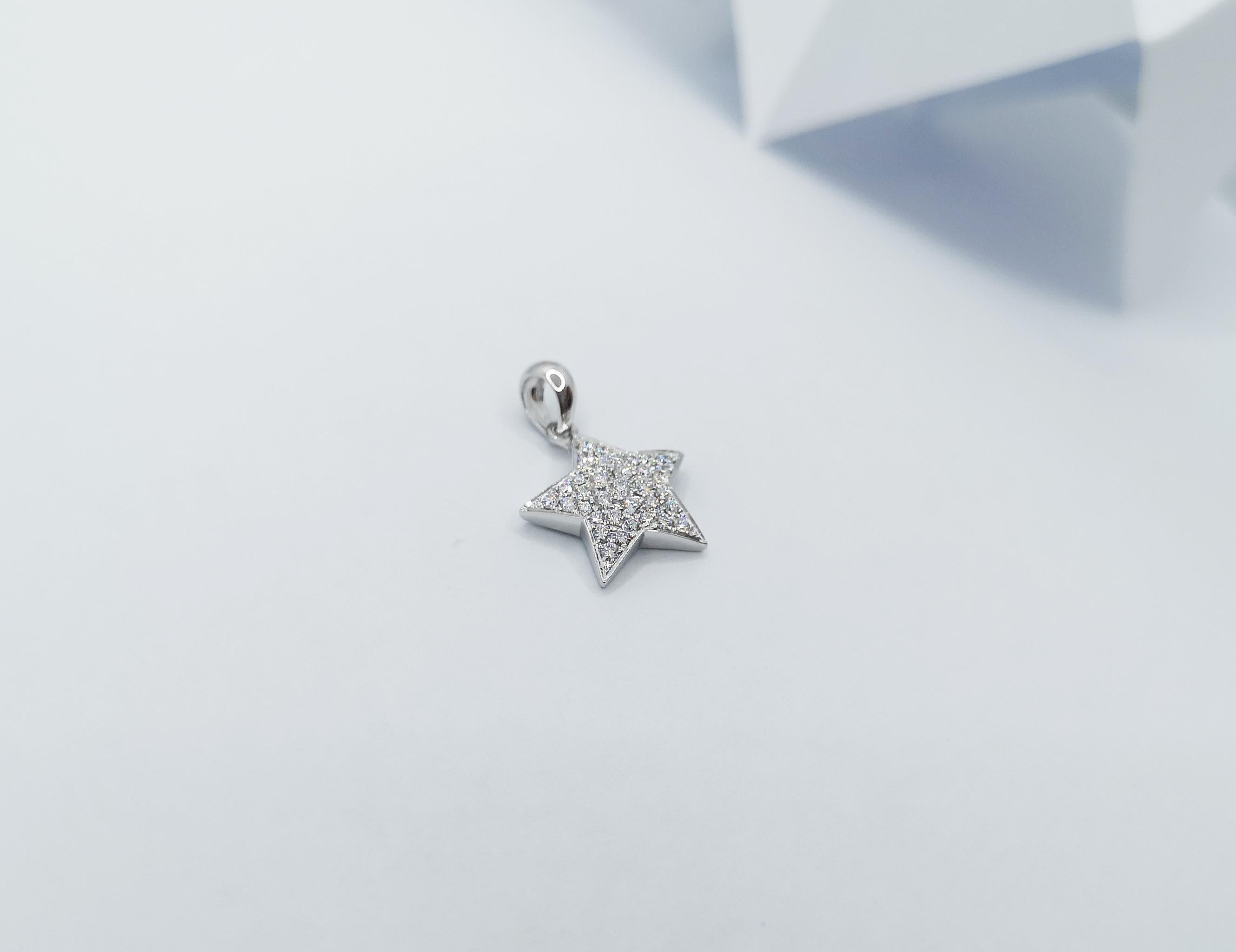 Women's or Men's Diamond Star Pendant Set in 18 Karat White Gold Settings For Sale