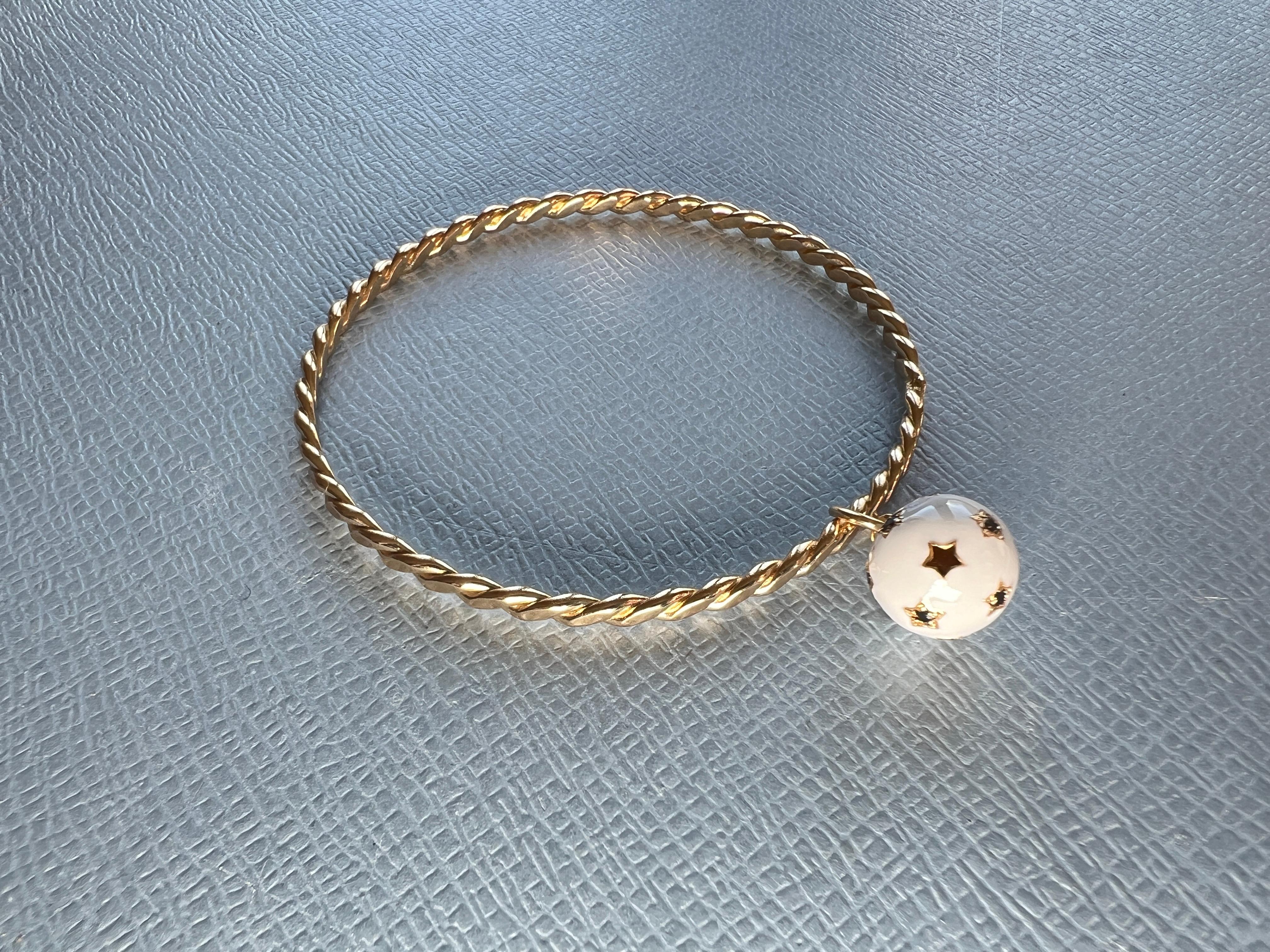 Bangle con stella di diamanti e smalto bianco in vendita 1