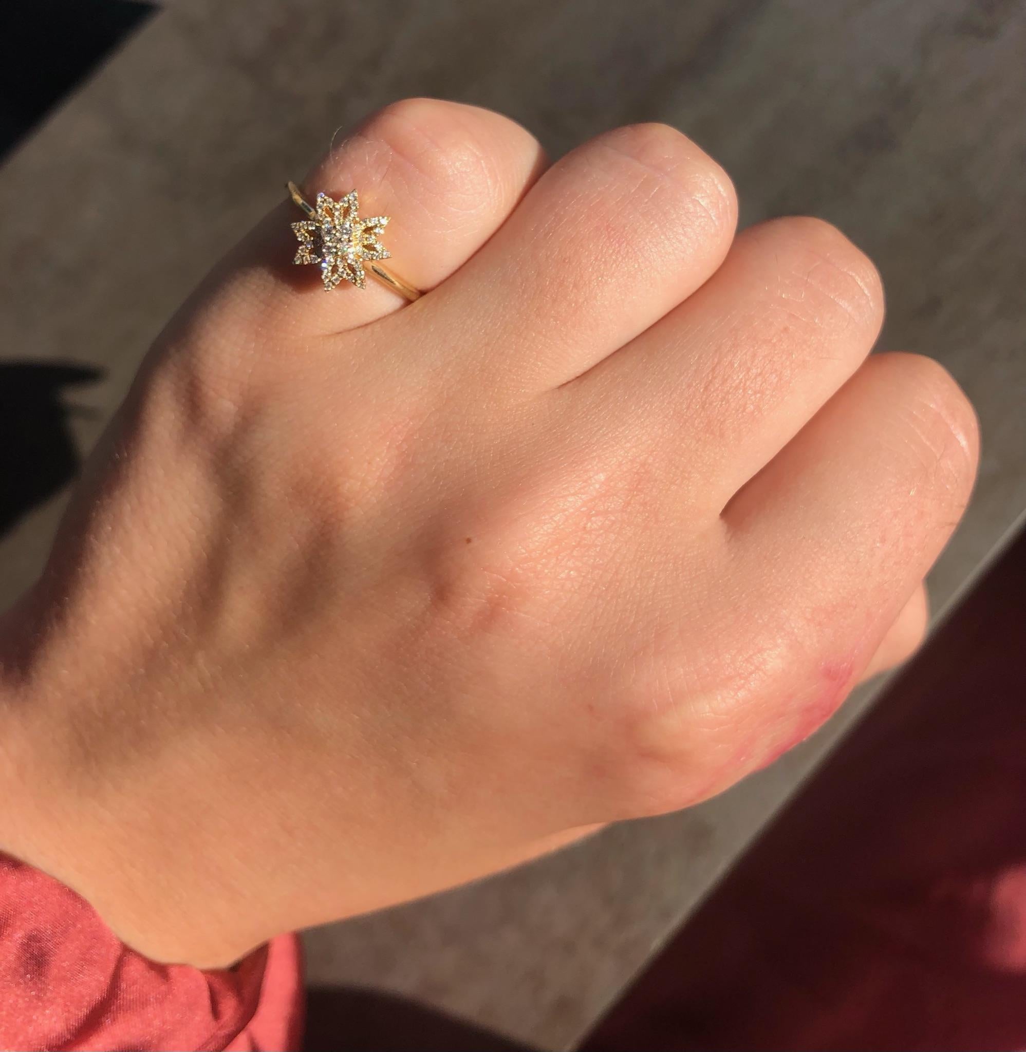 Diamond Star Yellow Gold Ring In New Condition For Sale In Montreux, CH