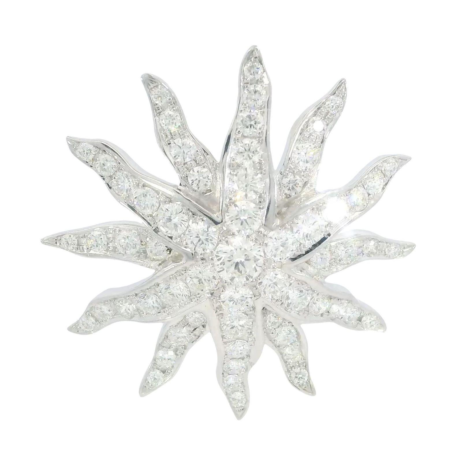 Pendentif étoile en or blanc 18K ~1.94ctw Diamants en vente 6