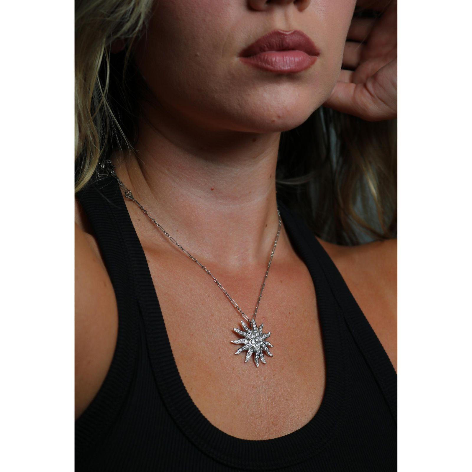 Pendentif étoile en or blanc 18K ~1.94ctw Diamants en vente 10