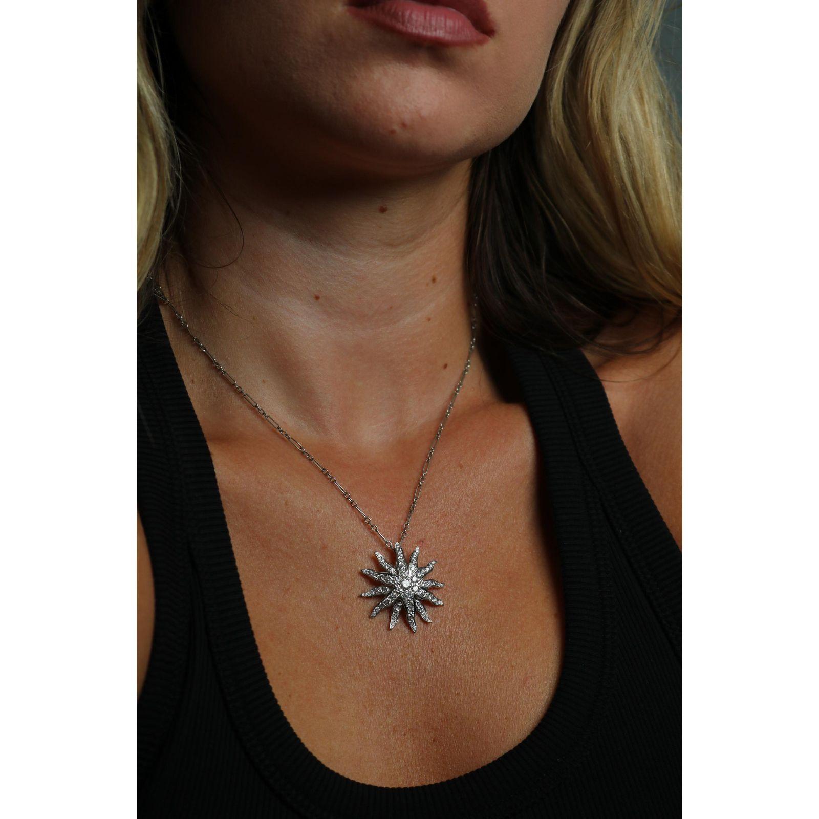 Pendentif étoile en or blanc 18K ~1.94ctw Diamants en vente 11