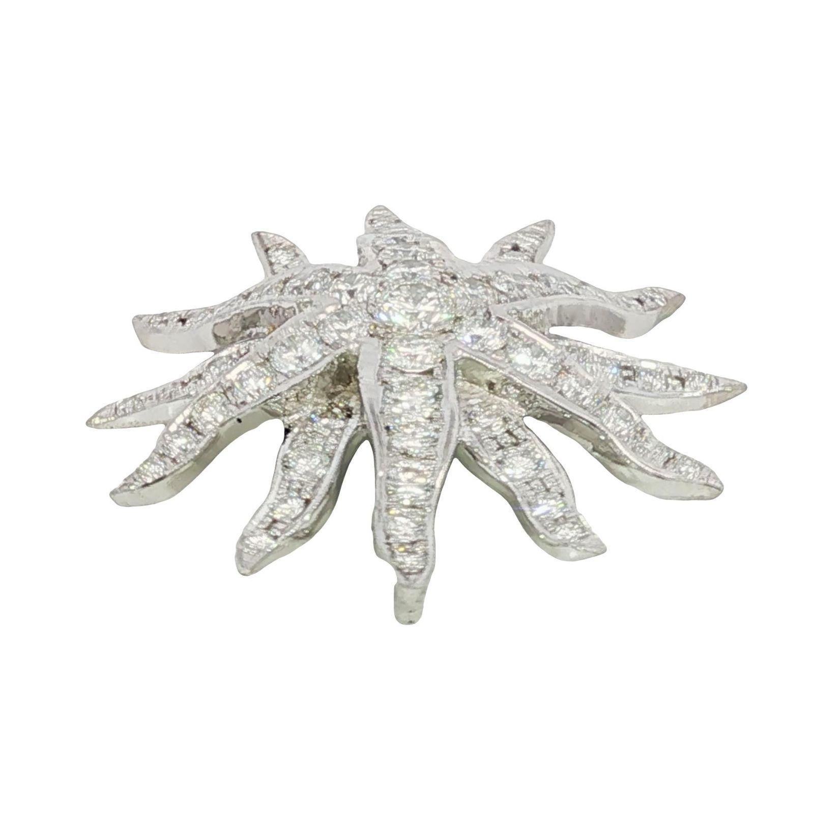 Pendentif étoile en or blanc 18K ~1.94ctw Diamants Pour femmes en vente