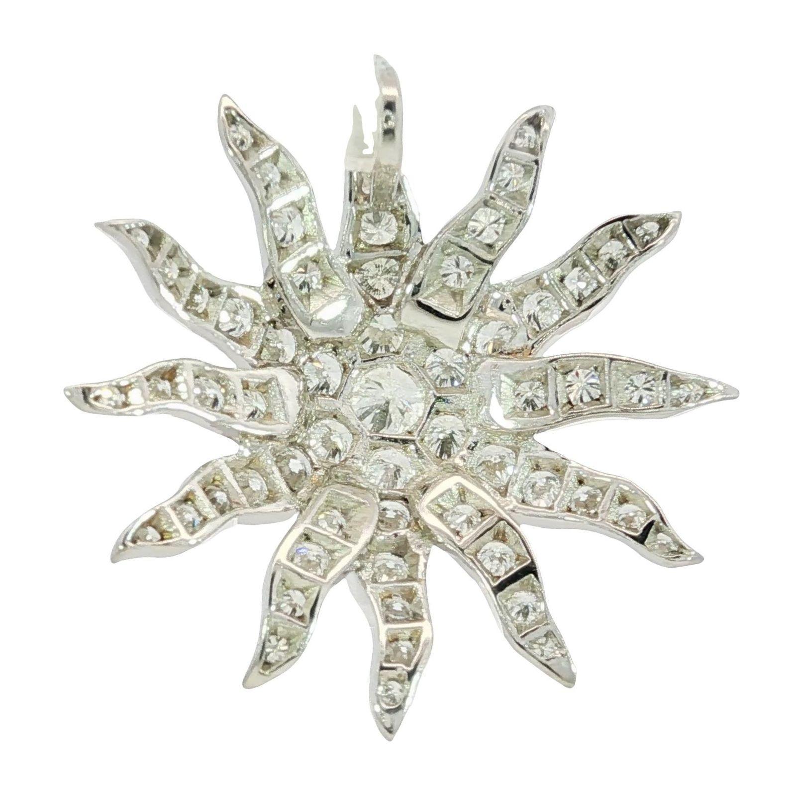 Pendentif étoile en or blanc 18K ~1.94ctw Diamants en vente 4