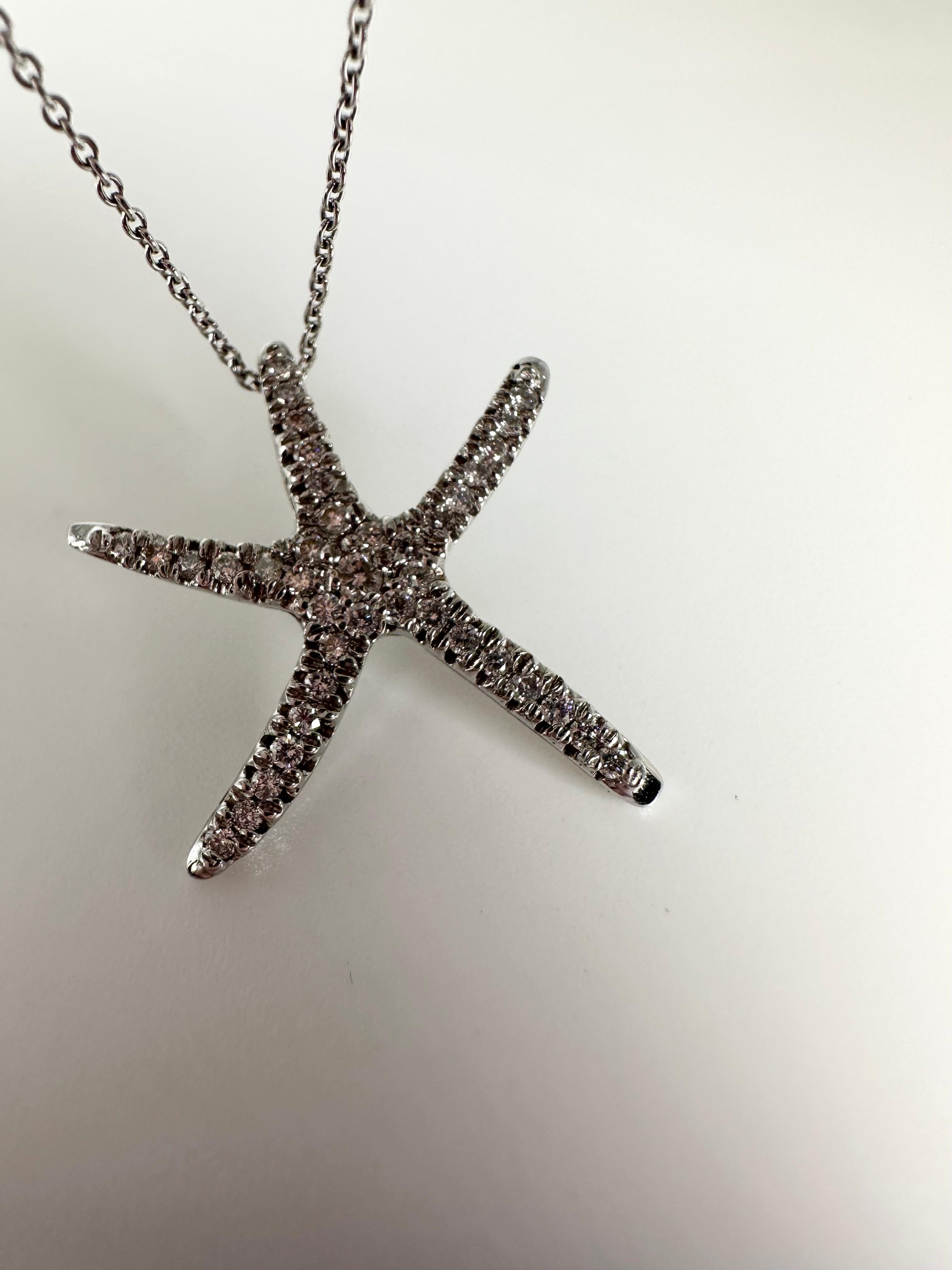 Collana con ciondolo a forma di stella marina con diamante in oro bianco 14KT di ottima fattura in vendita 1