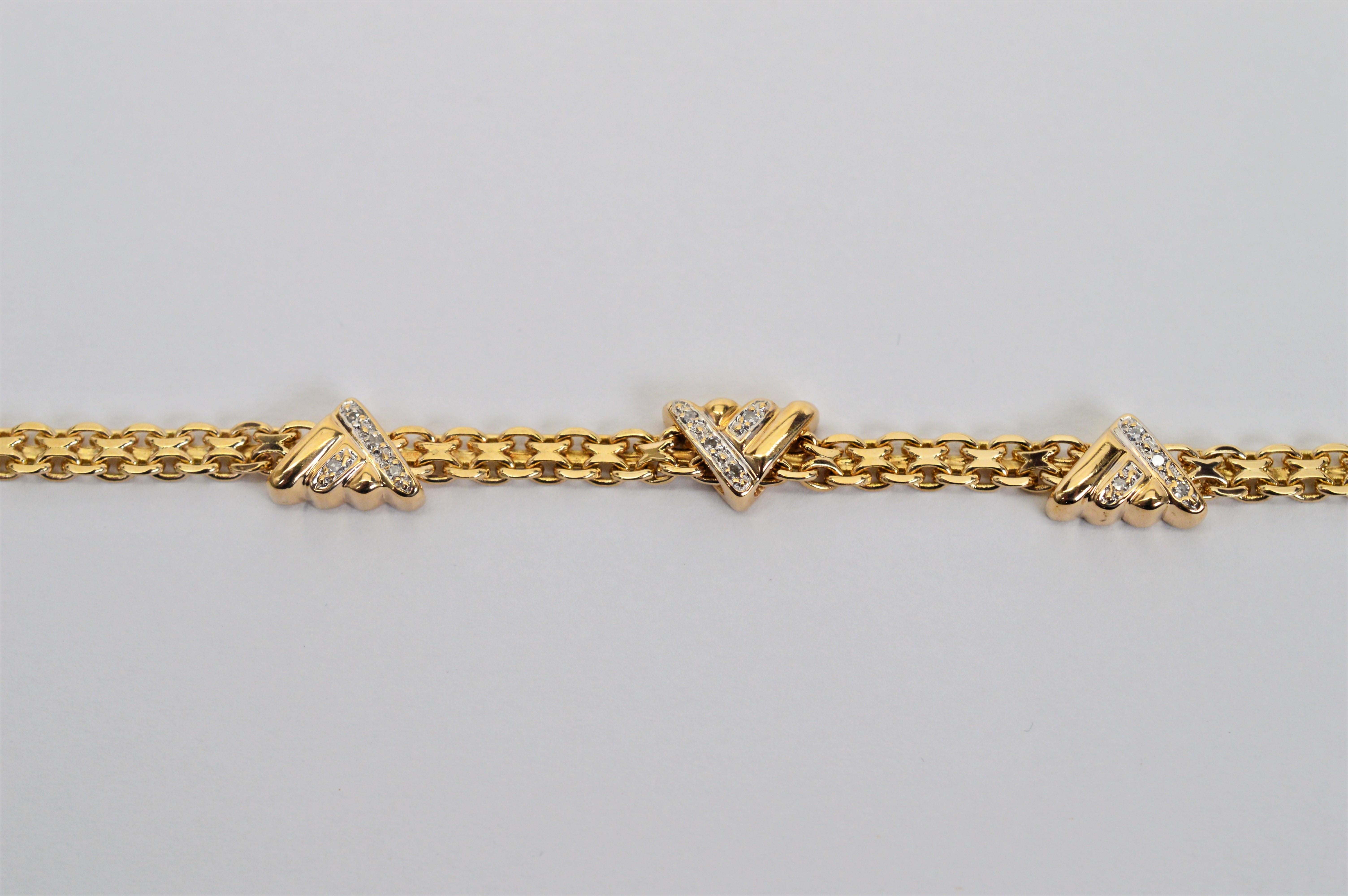 Diamond Station 14 Karat Yellow Gold Bismark Chain Bracelet In Excellent Condition For Sale In Mount Kisco, NY