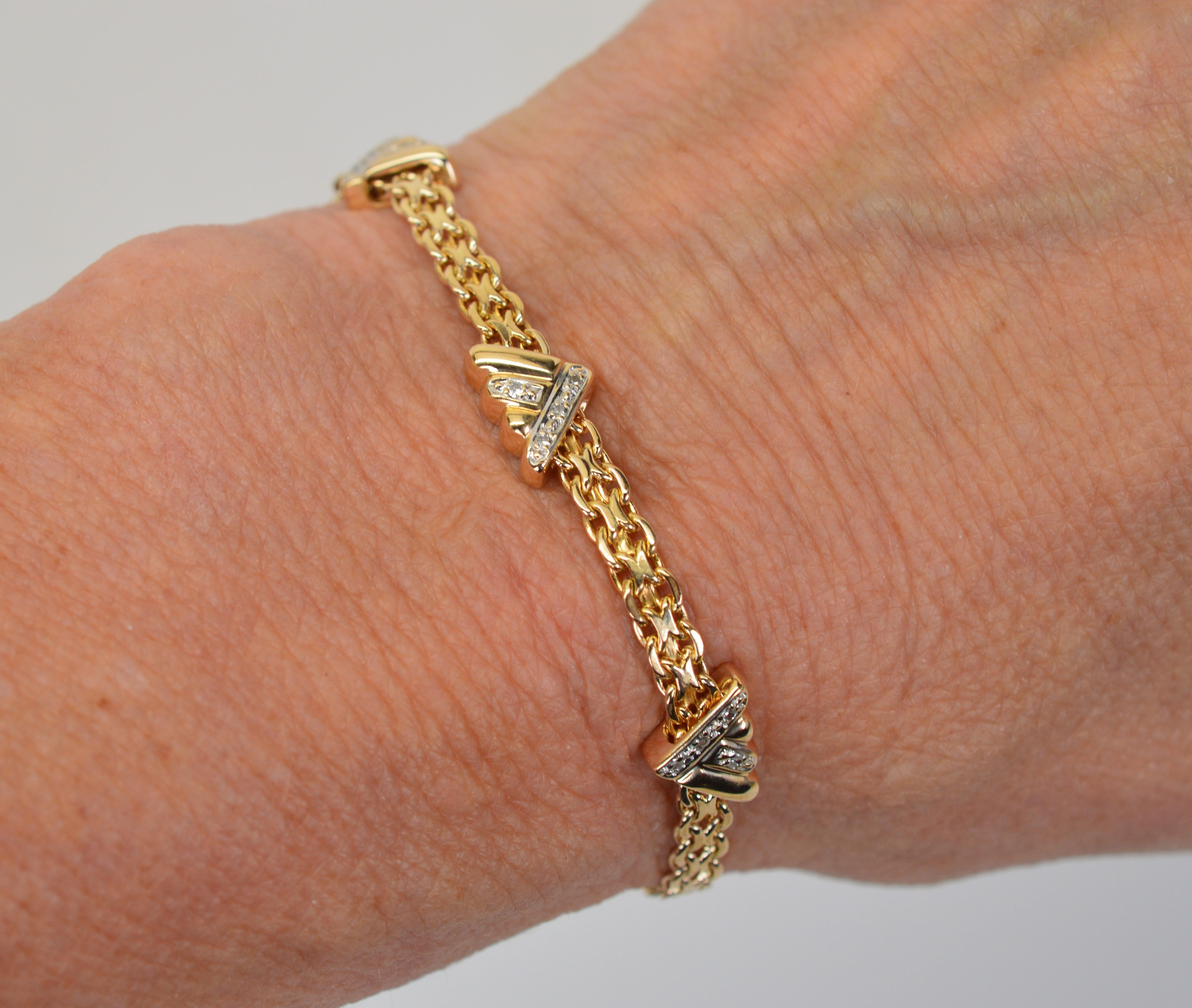 Women's Diamond Station 14 Karat Yellow Gold Bismark Chain Bracelet For Sale