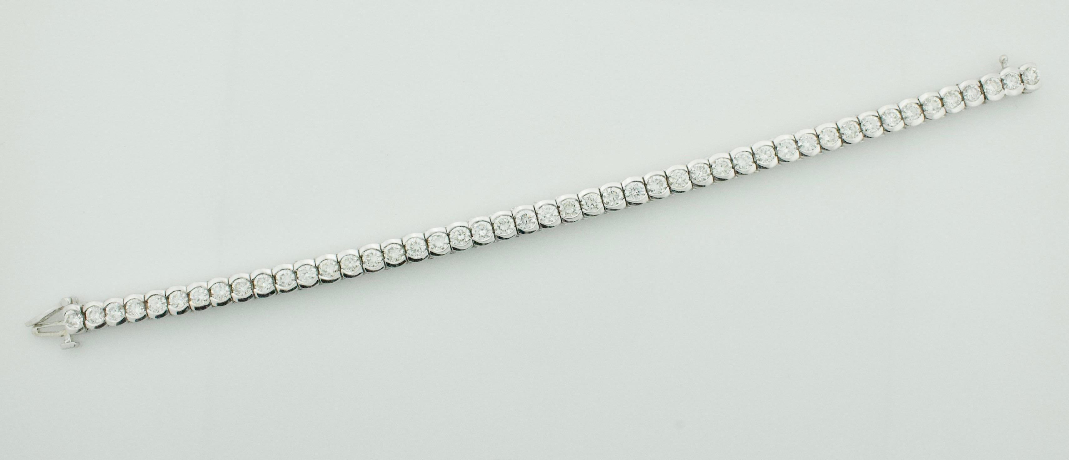Diamond Straight Line Bracelet 7.10 Carats in White Gold For Sale 6