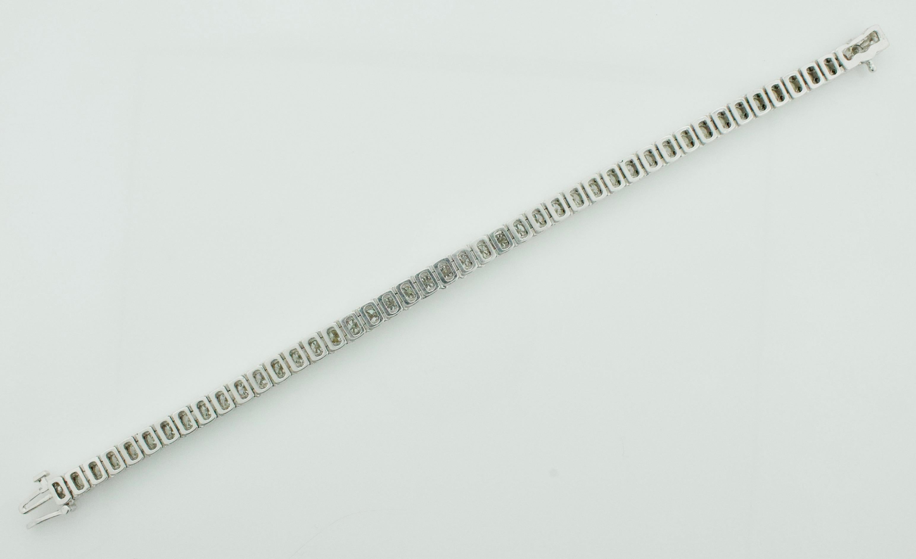 Diamond Straight Line Bracelet 7.10 Carats in White Gold For Sale 7