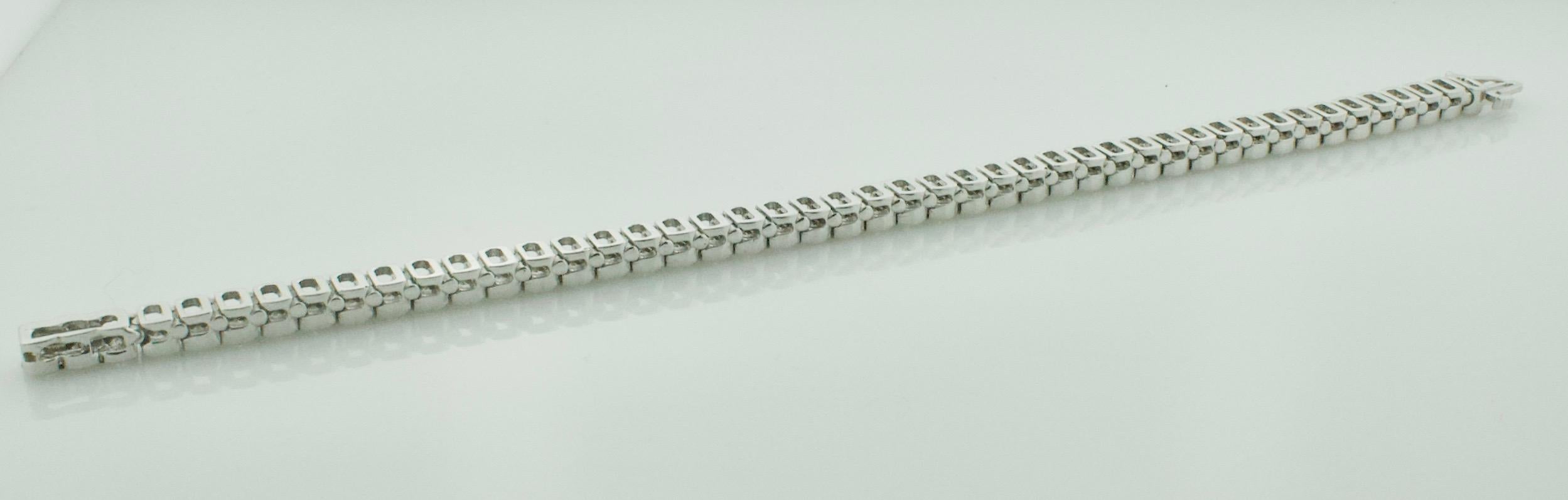 Diamond Straight Line Bracelet 7.10 Carats in White Gold For Sale 1