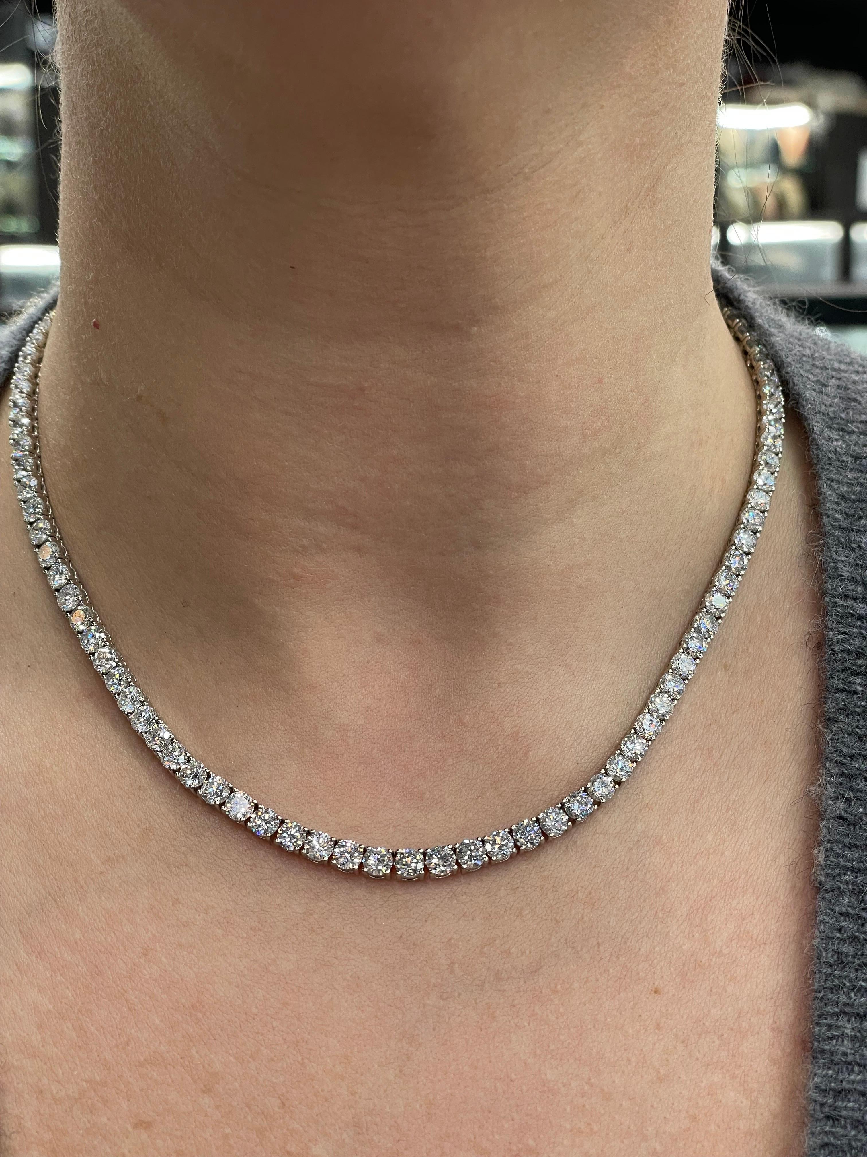 Diamant-Halskette mit gerader Linie und 25,85 Karat Diamanten im Average-Schliff 0,25 Karat 18 Karat Weißgold (Zeitgenössisch)