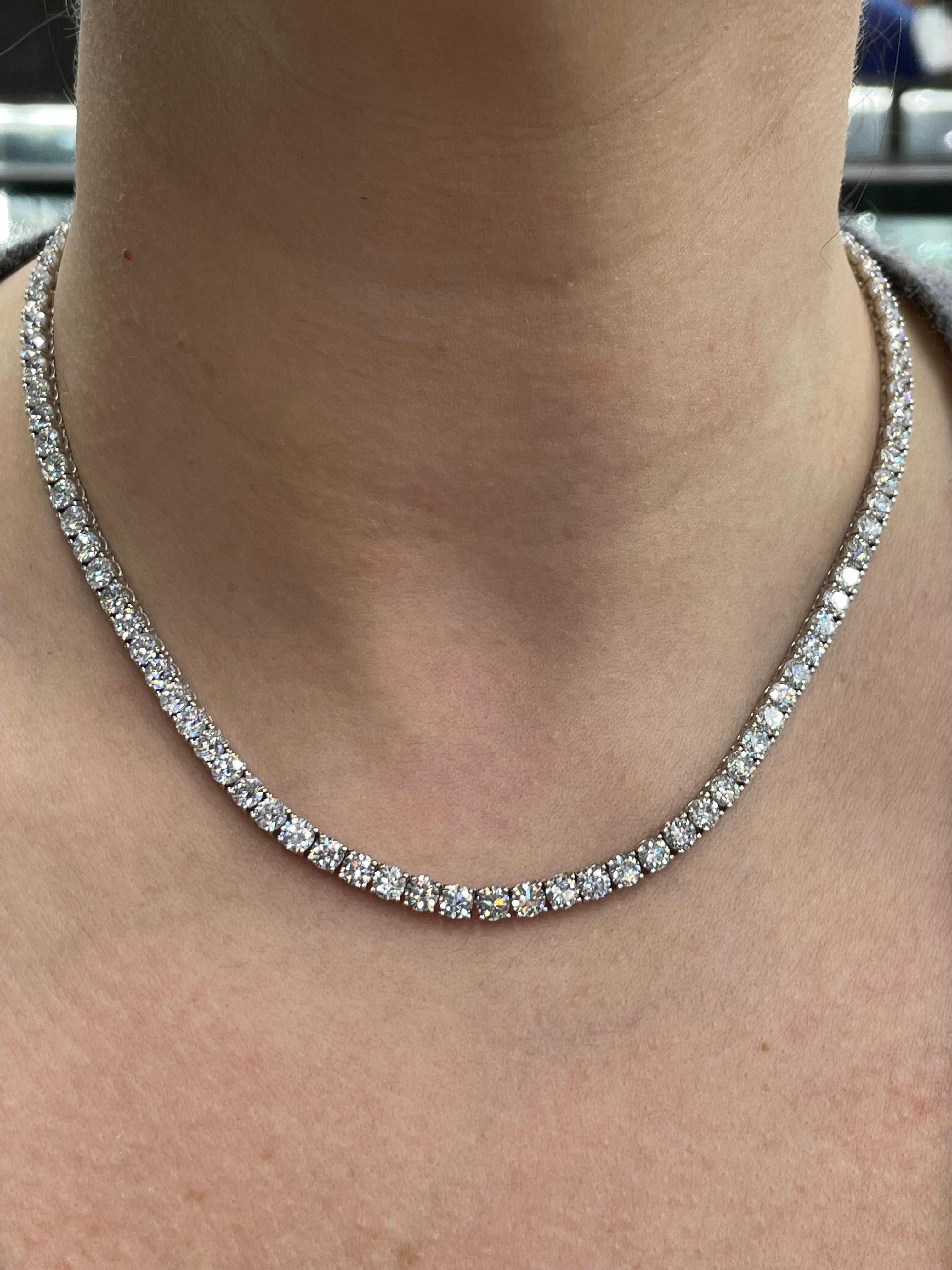 Diamant-Halskette mit gerader Linie und 25,85 Karat Diamanten im Average-Schliff 0,25 Karat 18 Karat Weißgold für Damen oder Herren