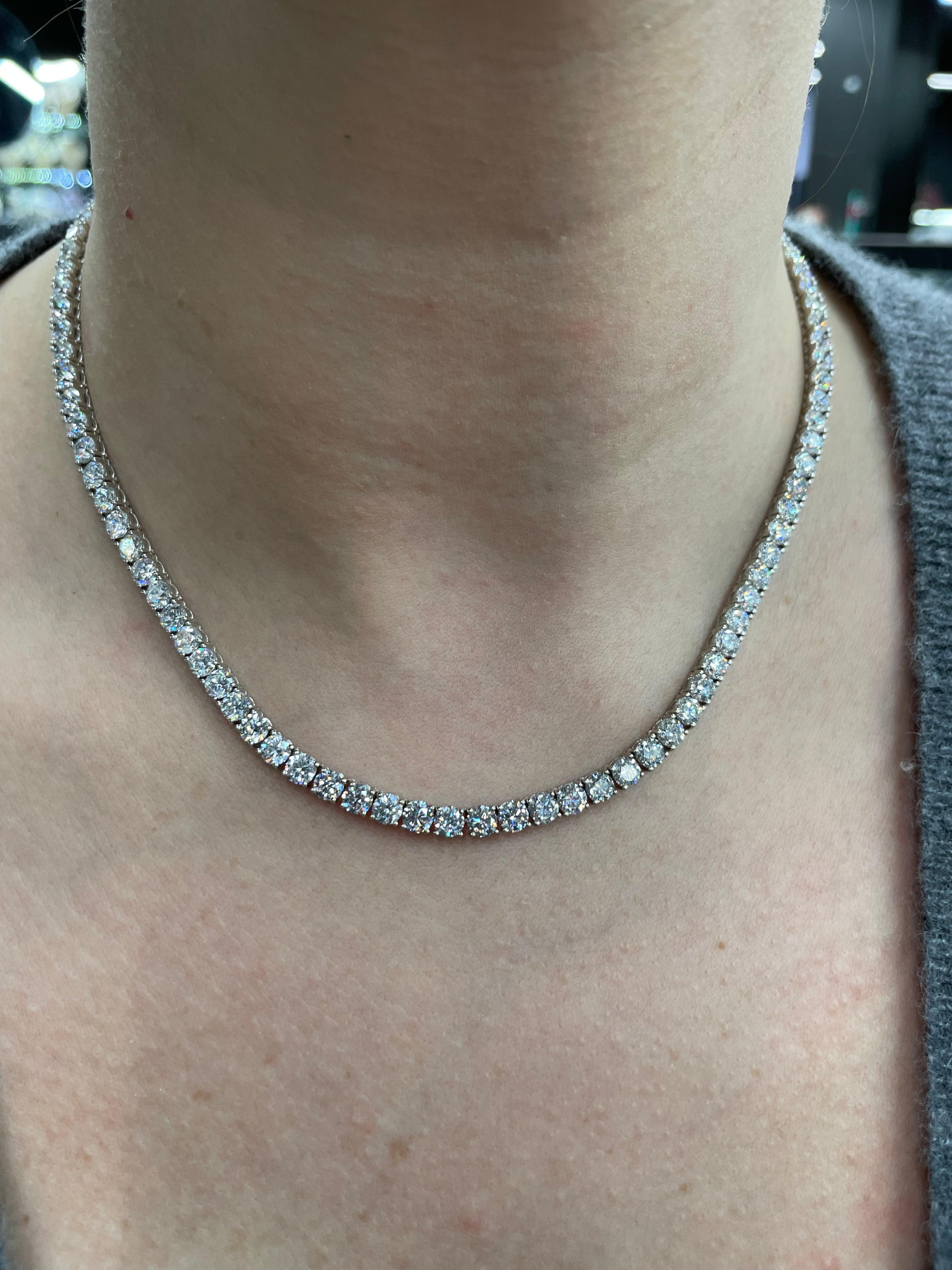 Diamant-Halskette mit gerader Linie und 25,85 Karat Diamanten im Average-Schliff 0,25 Karat 18 Karat Weißgold 2