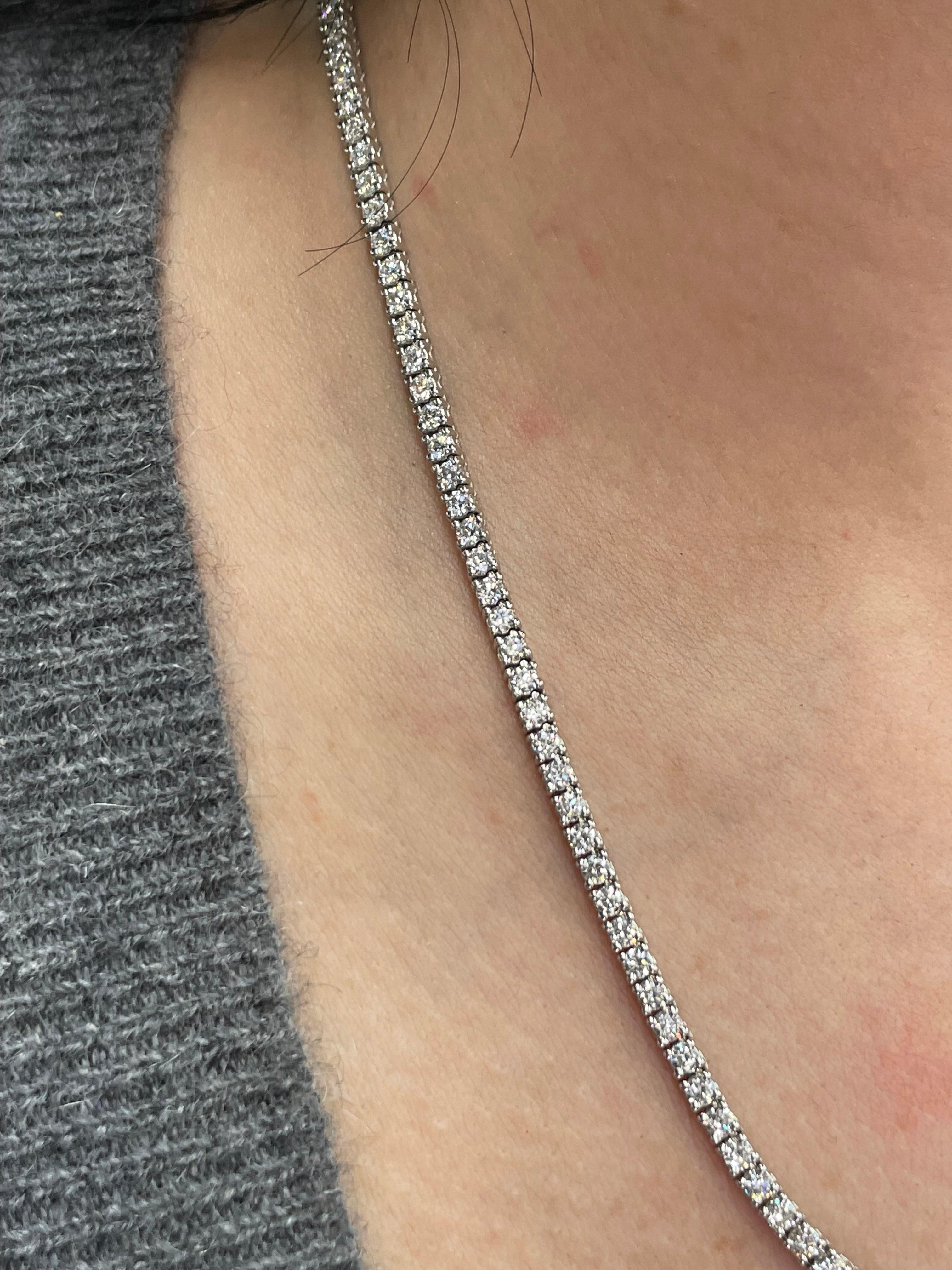 Diamond straight line necklace featuring 178 round brilliants weighing 9.07 Carats. Average Diamknds 0.05 pts
Color G-H
Clarity SI1-2

We manufacture Straight line and Riviere Necklaces
Sizes Range 1 -26 Carats
Can customize any length, carat size,