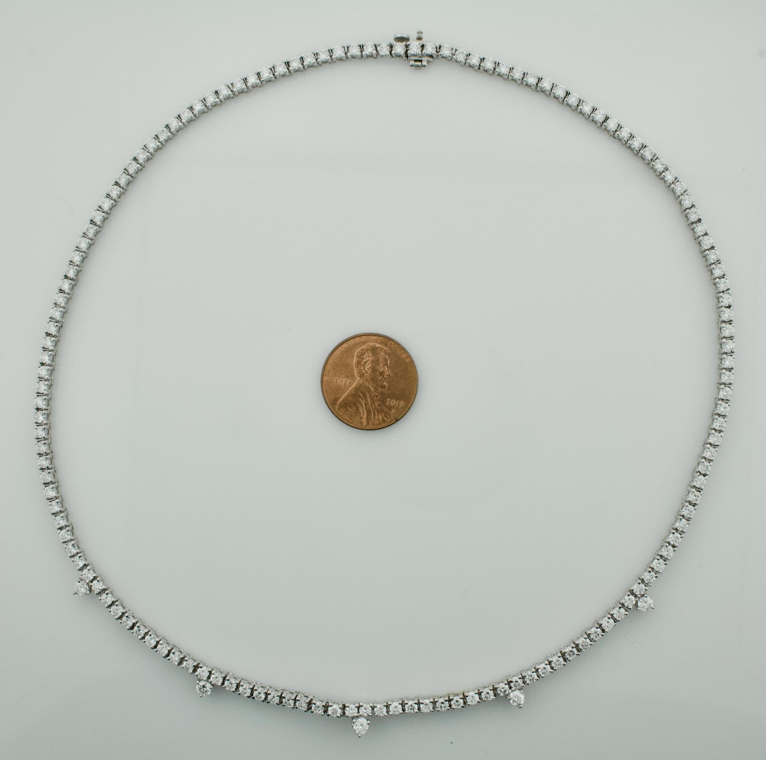 Round Cut Diamond Straight Line Necklace in 18 Karat 7.61 Carat For Sale