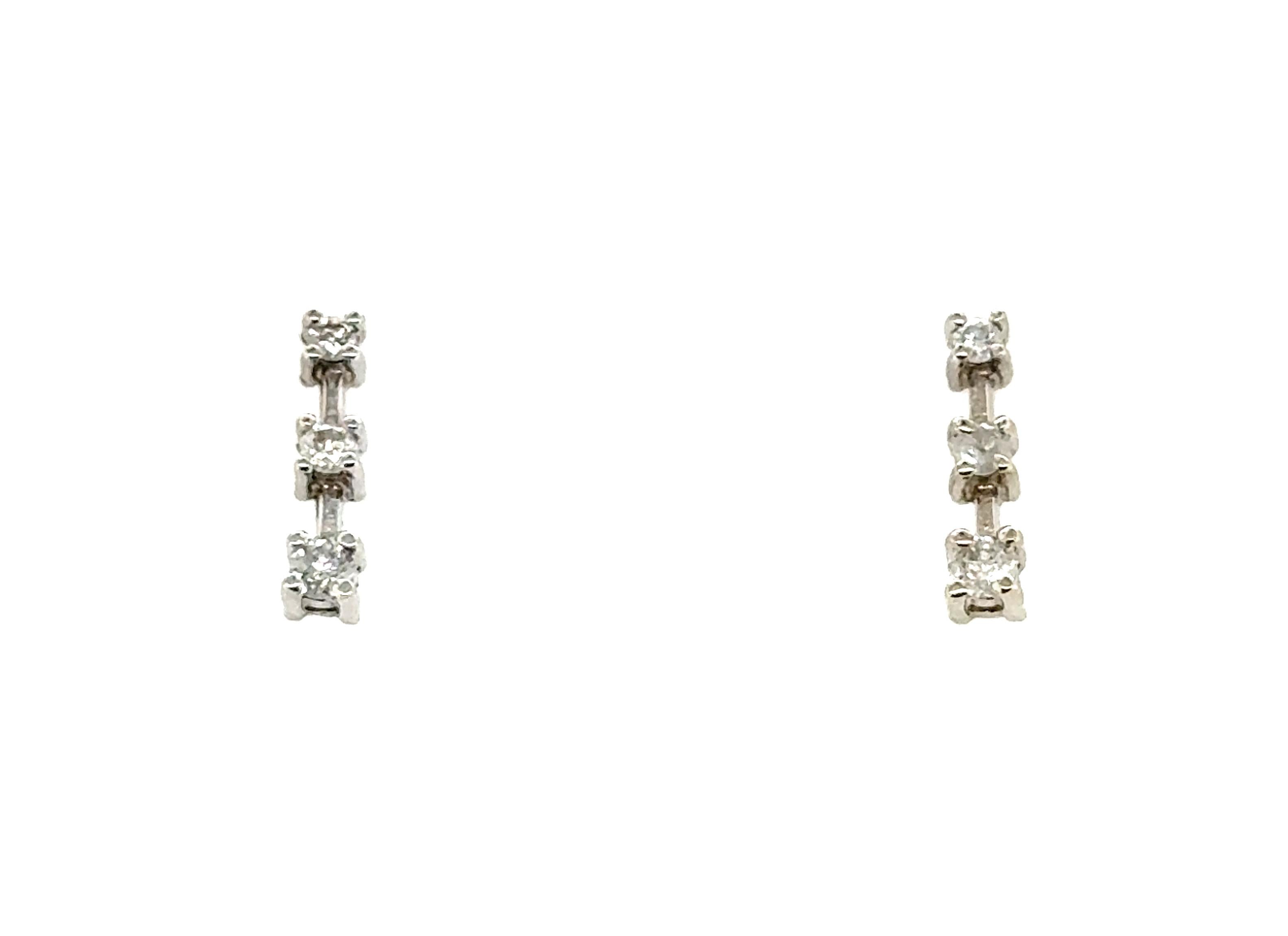 Boucles d'oreilles Diamond Stud 3 Stone Mined .20ct Past Present Future 14K en vente