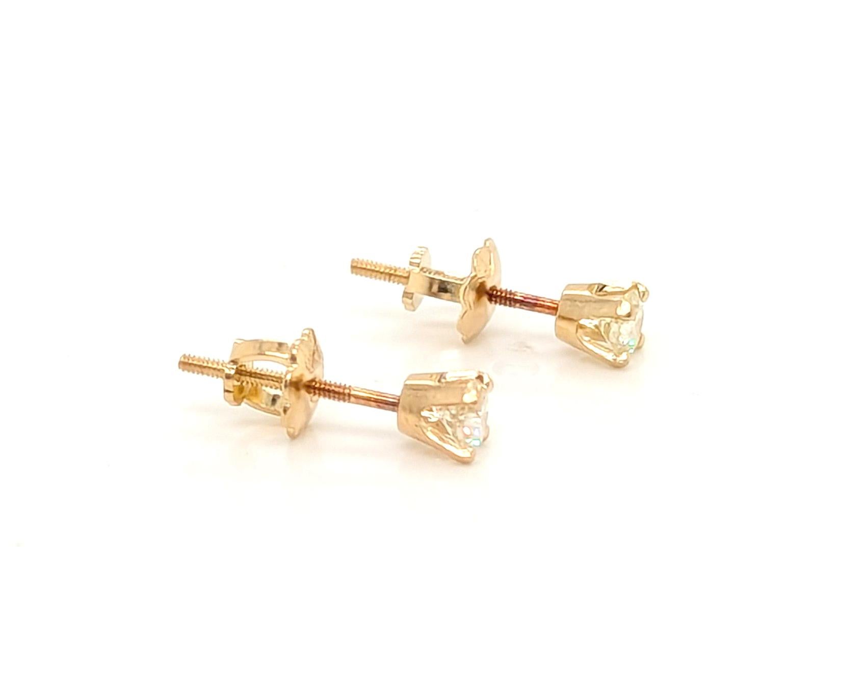 Taille ronde Boucles d'oreilles clou diamant 4 branches .25ct RBC I-J SI Screwback 14K Yellow Gold en vente