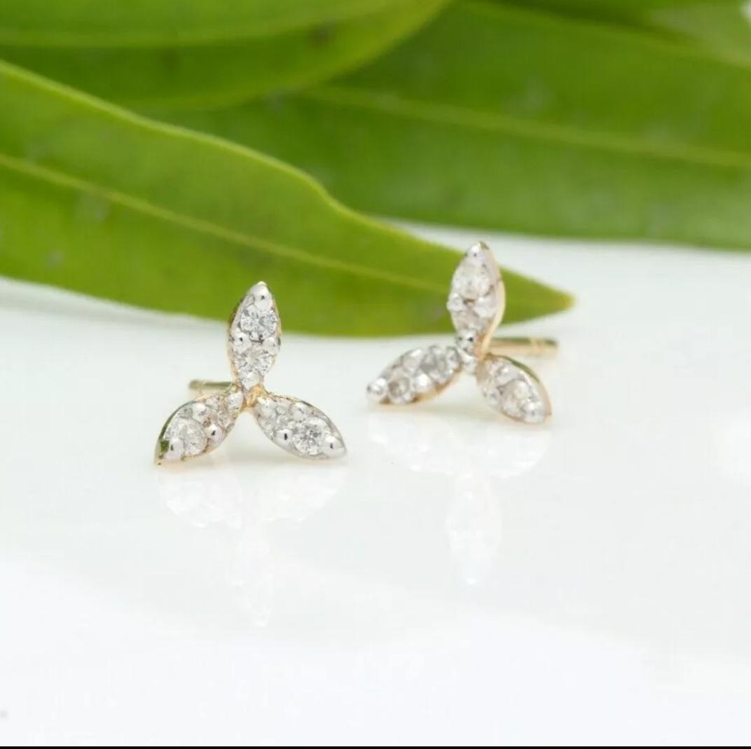 Diamond Stud Earring 14K Solid Gold Floral Ohrstecker für Frauen Weihnachtsgeschenk

Anzahl der Diamanten
12
Schließung
Schmetterling
Metall
Gelbgold
Hauptstein
Diamant
Metallkern
Gelbgold
Anzahl der