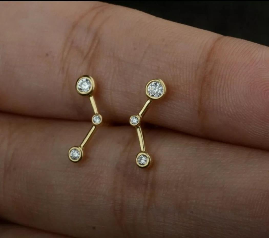 da uomo o donna Orecchino con diamante in oro massiccio 14k Gioielli di design minimalisti Regalo di compleanno. in vendita