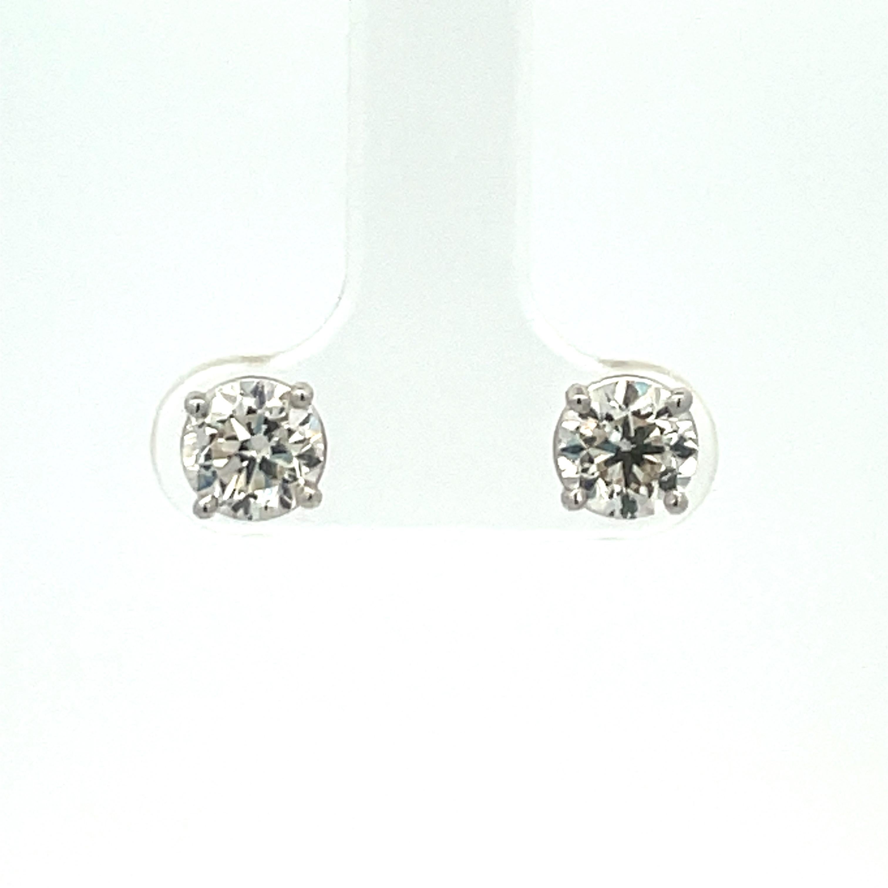 Diamond stud earrings weighing 1.86 Carats, in 14 Karat White Gold 4 Prong Basket Setting.
Color I-J
Clarity VS2

Setting can be changed to a Basket, Martini or Champagne/ 3 or 4 Prong/ 14 or 18 Karat.

DM for more Info & Videos
More Diamond Studs