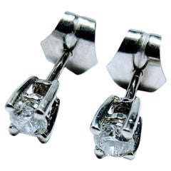 Diamond Stud Earrings 0.42 Carat White Gold 18 Karat Clarity VS1- SI1 Color G-H