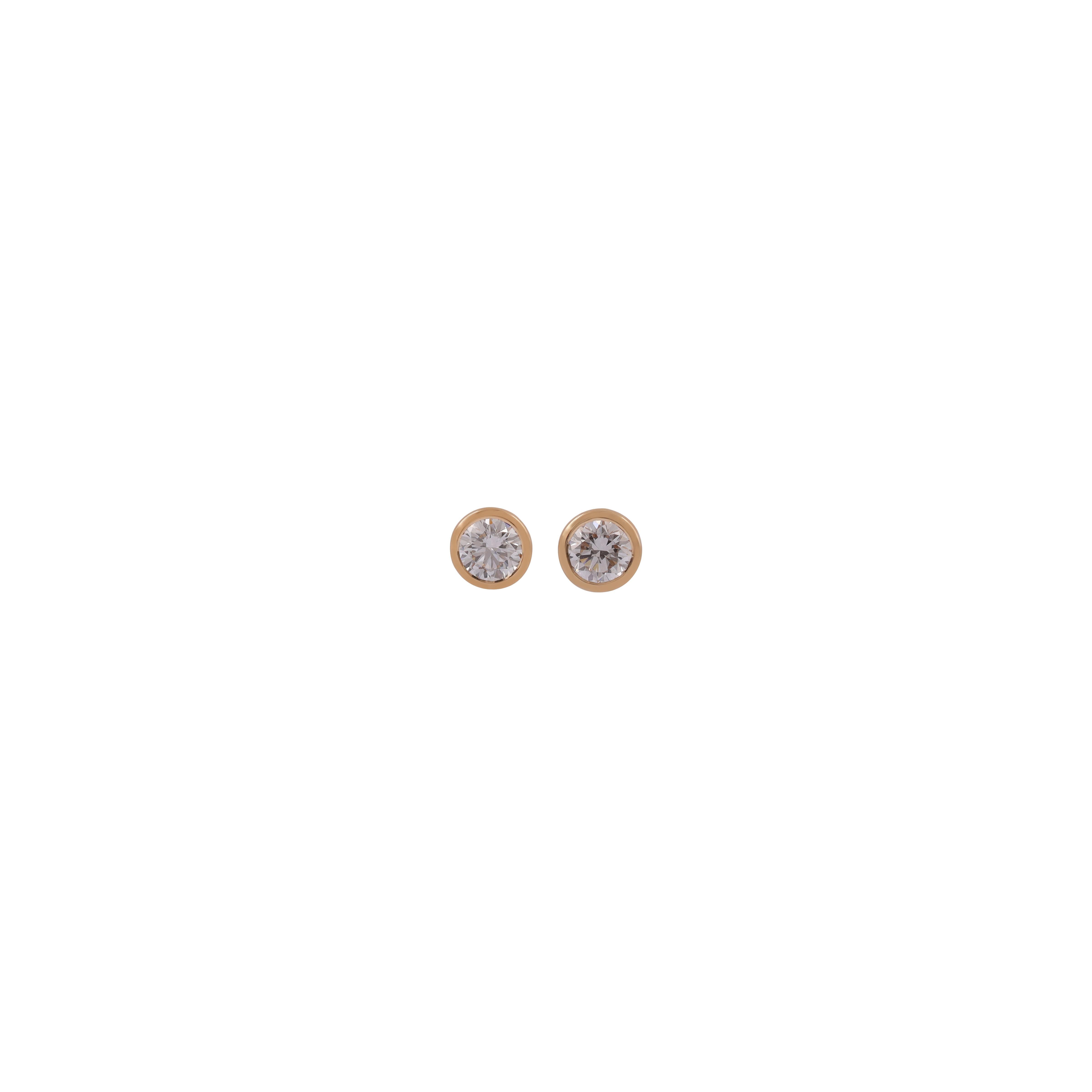 Diamond stud earrings weighing 0.46 Carats, in 18 Karat Yellow Gold close  Setting.
Eye Clean, will not be able to tell on the Ear.
Great Pair for the Price too!
Gold - 1.86gm

More Diamond Studs Available