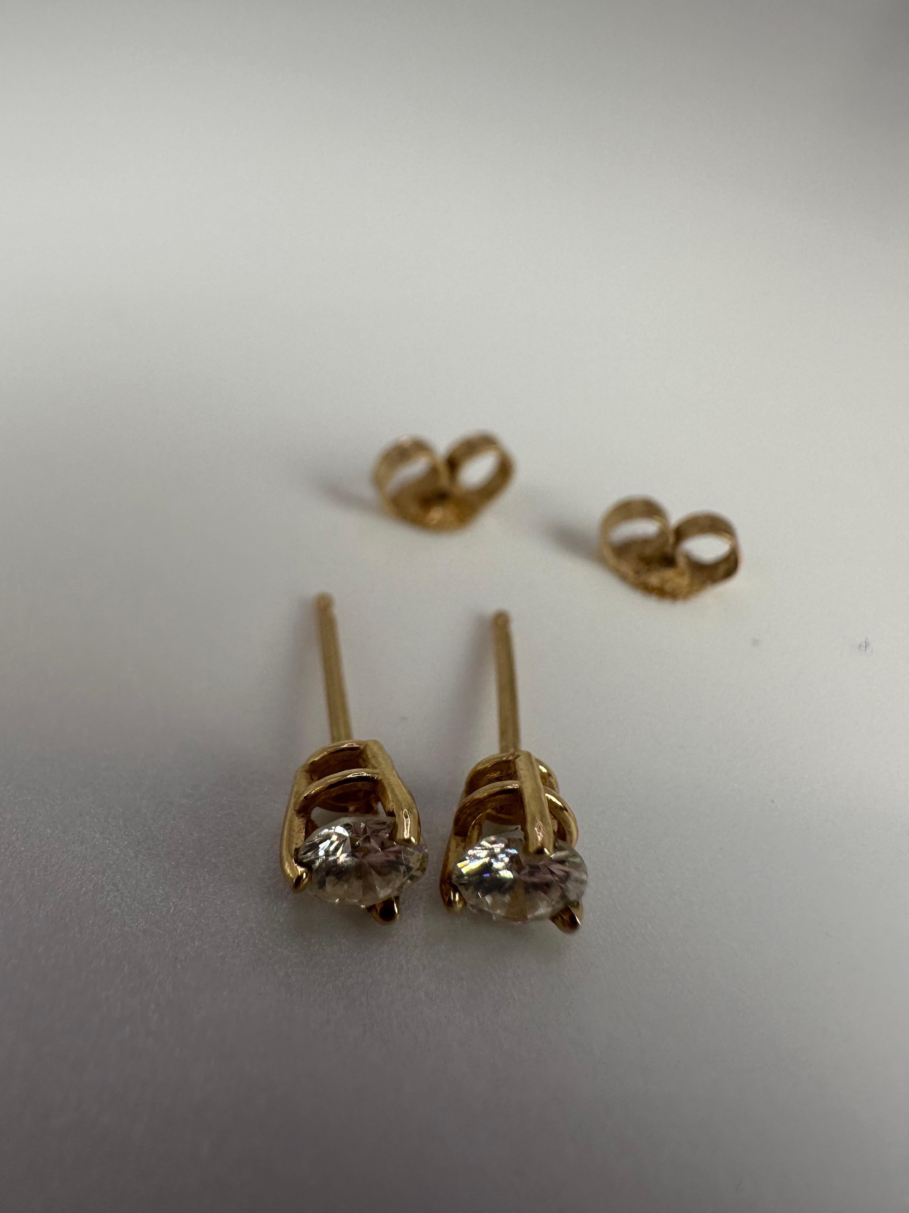 Beautiful diamond stud earrings in 14KT yellow gold.

GOLD: 14KT gold
NATURAL DIAMOND(S)
Clarity/Color: SI/J
Carat:0.46ct
Cut:Round Brilliant
Grams:0.46
Item#: 150-000163MPT

WHAT YOU GET AT STAMPAR JEWELERS:
Stampar Jewelers, located in the heart
