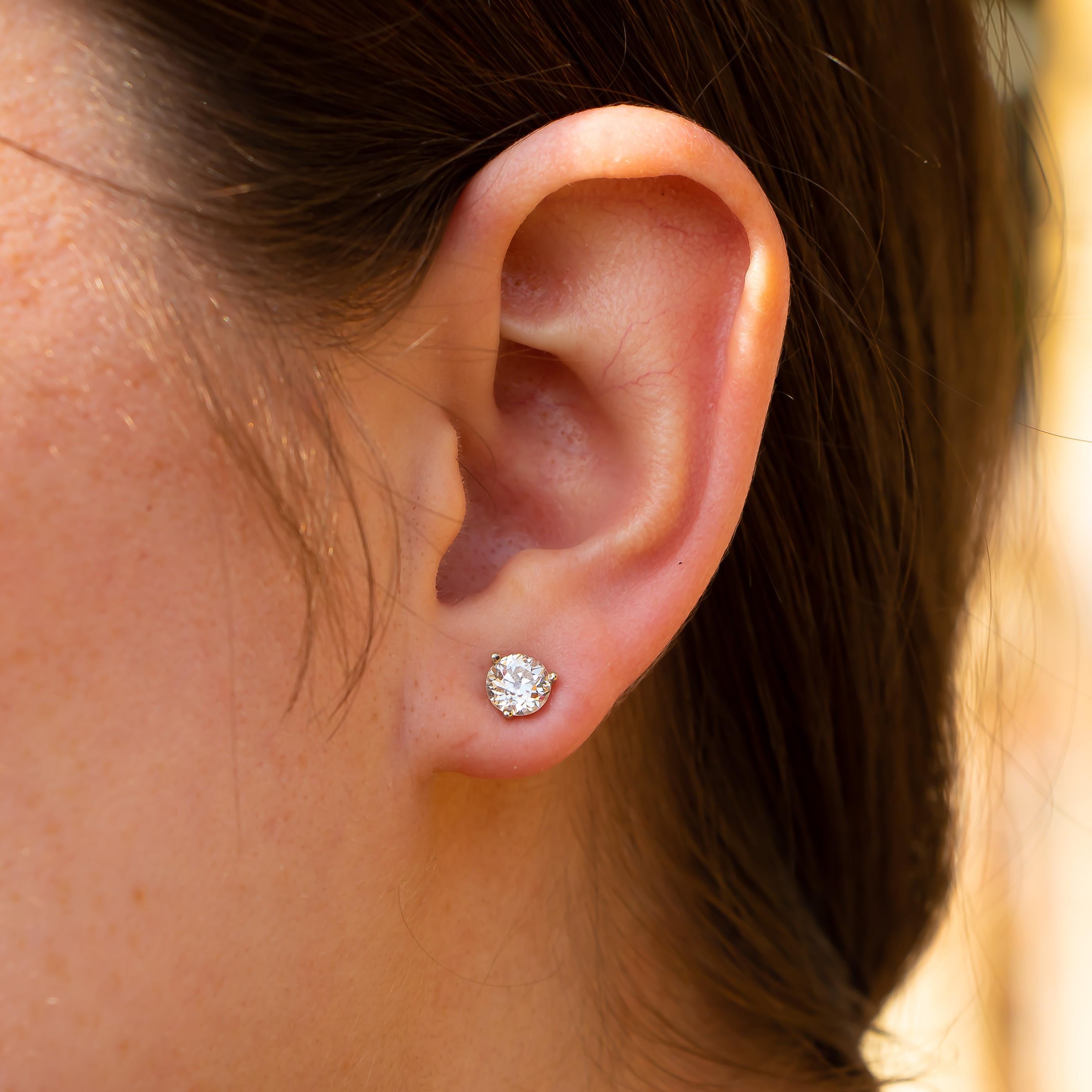 Modern Diamond Stud Earrings 0.53 Carat and 0.53 Carat 18 Karat White Gold