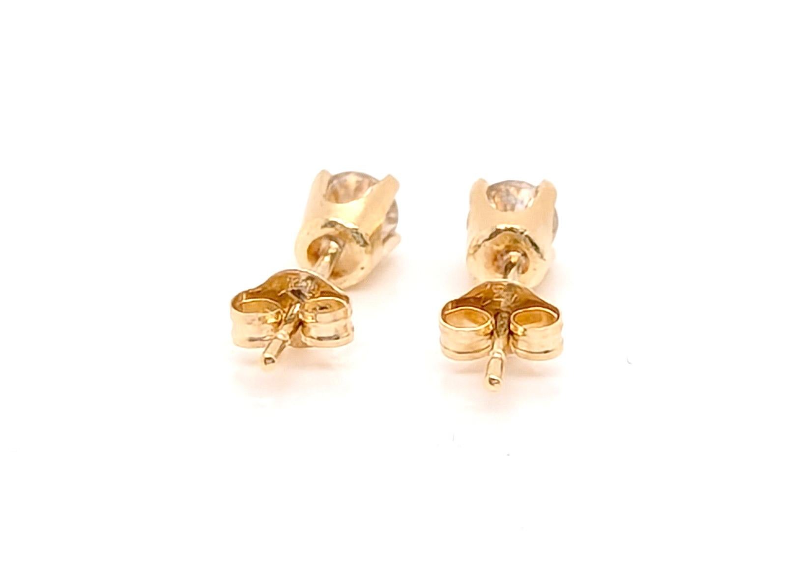 Diamond Stud Earrings 1/3ct Mined RBC 4 Prong 14K Yellow Gold Pushback In Excellent Condition For Sale In Dearborn, MI