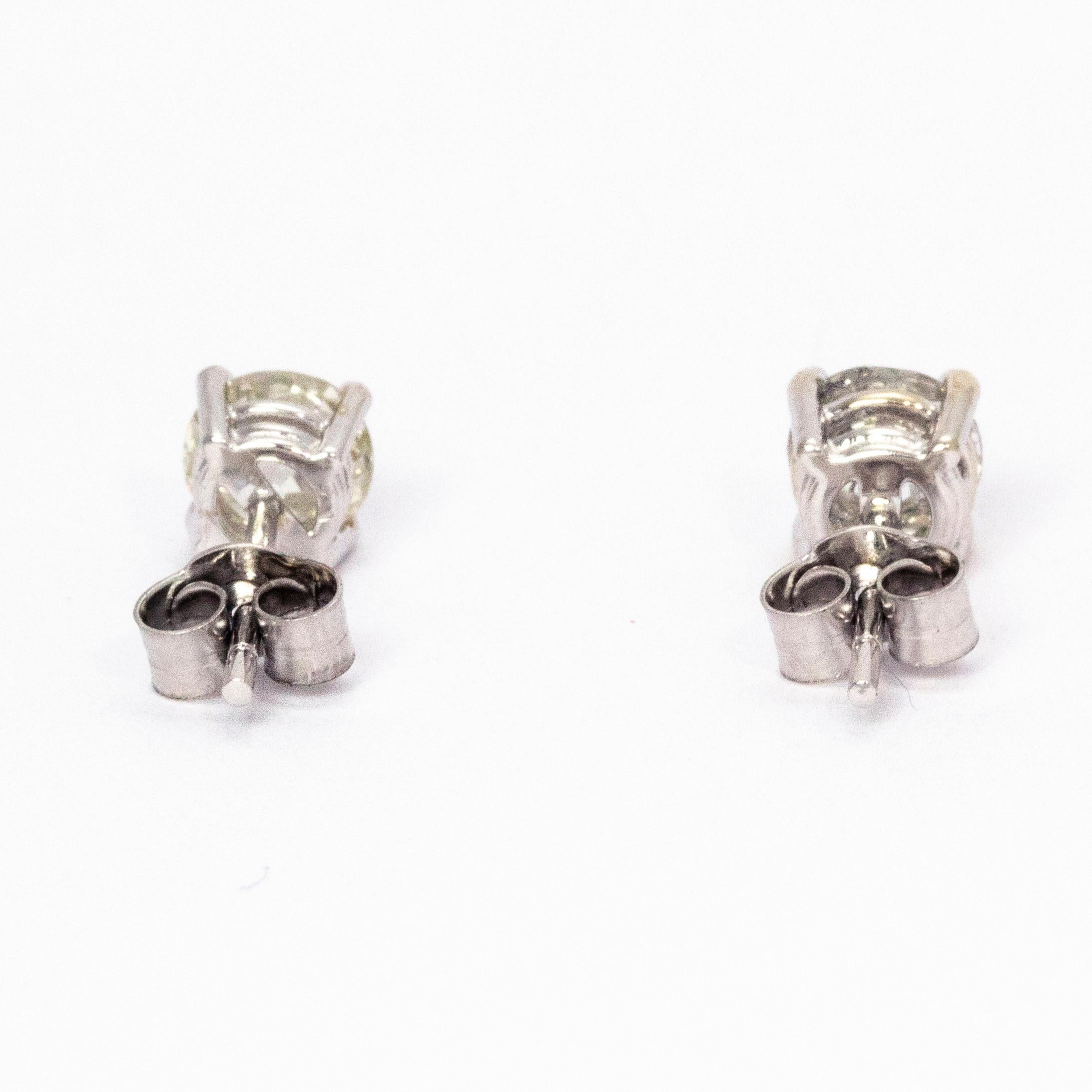 Diamond Stud Earrings 1.34 Total Carat Weight Set in 18 Carat White Gold In Good Condition For Sale In Chipping Campden, GB