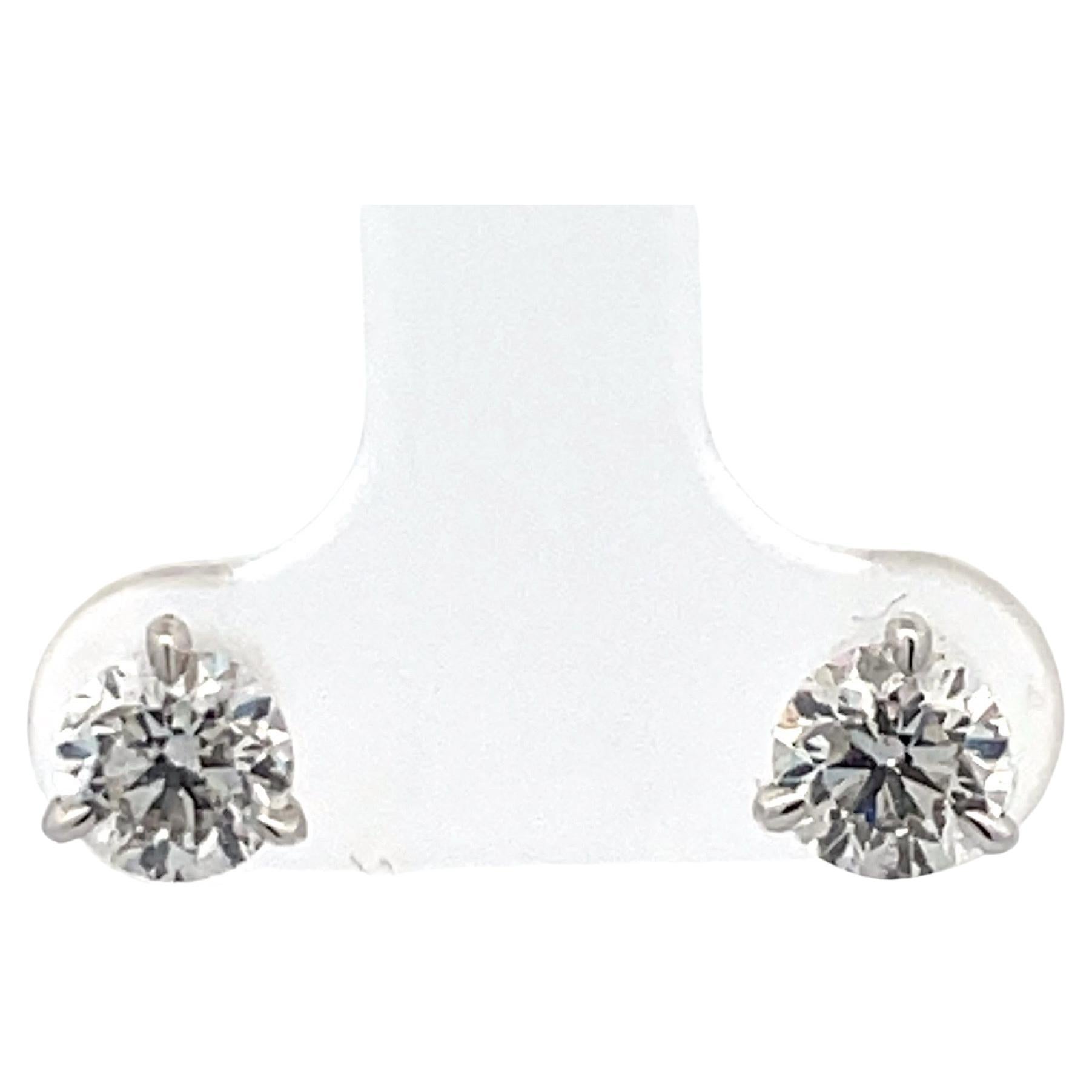 Clous d'oreilles en or blanc 18 carats sertis de diamants 1,40 carat I SI3-I1