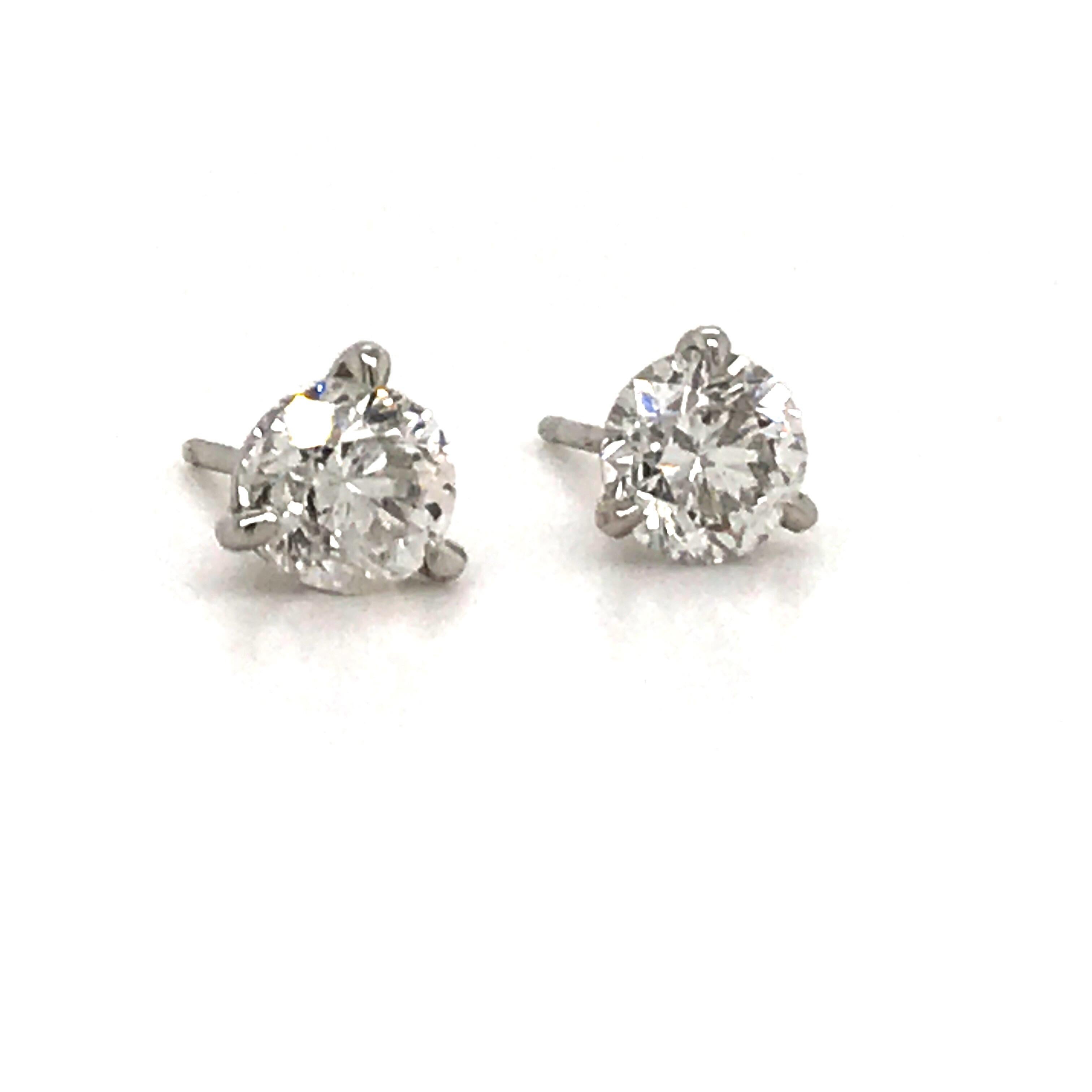 Diamond stud earrings weighing 1.60 carats in a 14k white gold 3 prong martini setting.
Color E-F
Clarity SI2-SI3