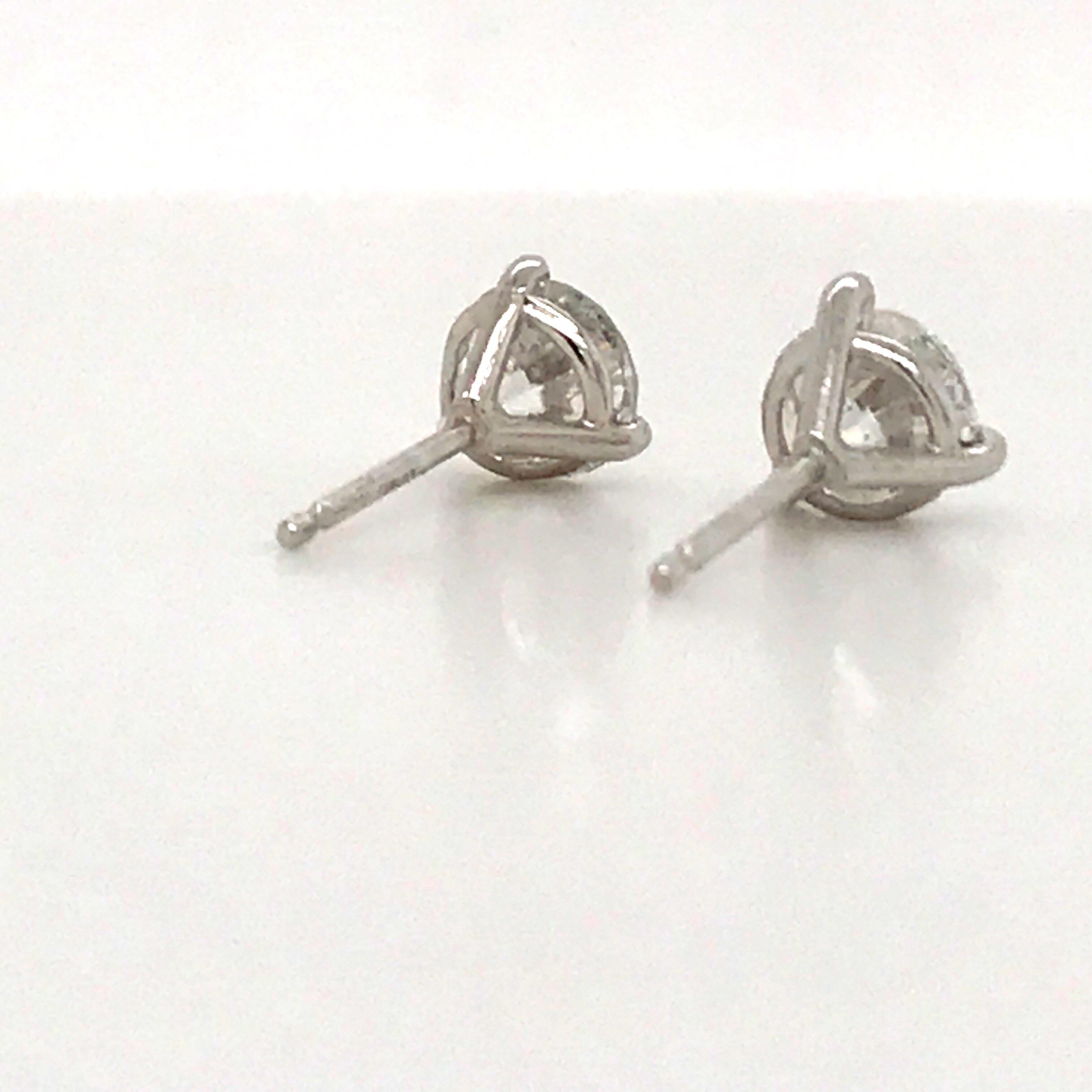 Women's or Men's Diamond Stud Earrings 1.60 Carat E-F SI2-SI3 14 Karat White Gold