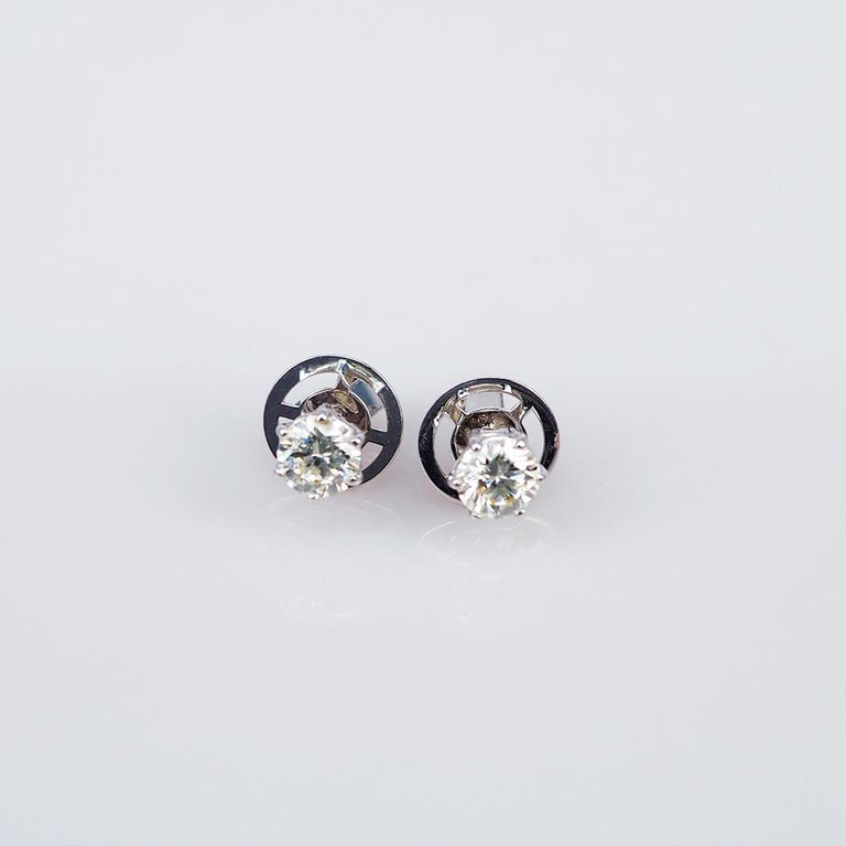 Diamond Stud Earrings 18 Karat White Gold In New Condition For Sale In Bangkok, TH