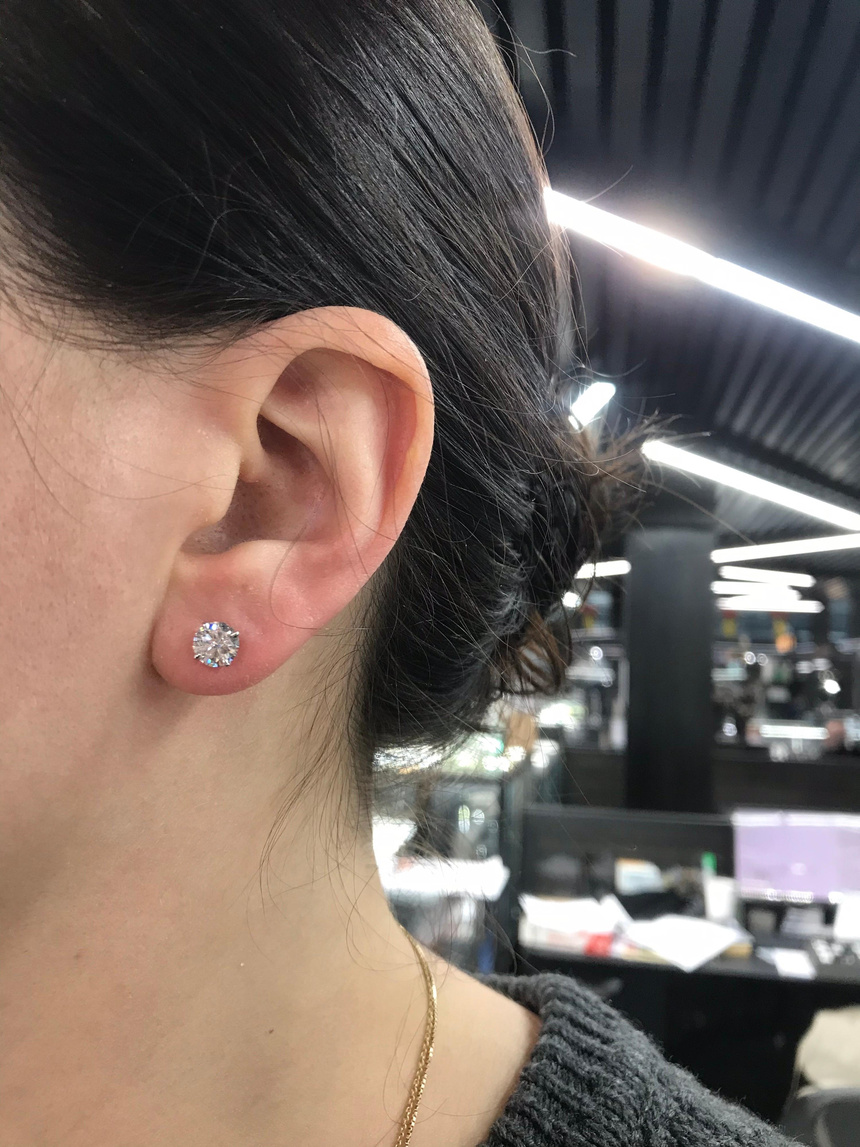 1.5 carat diamond earrings actual size