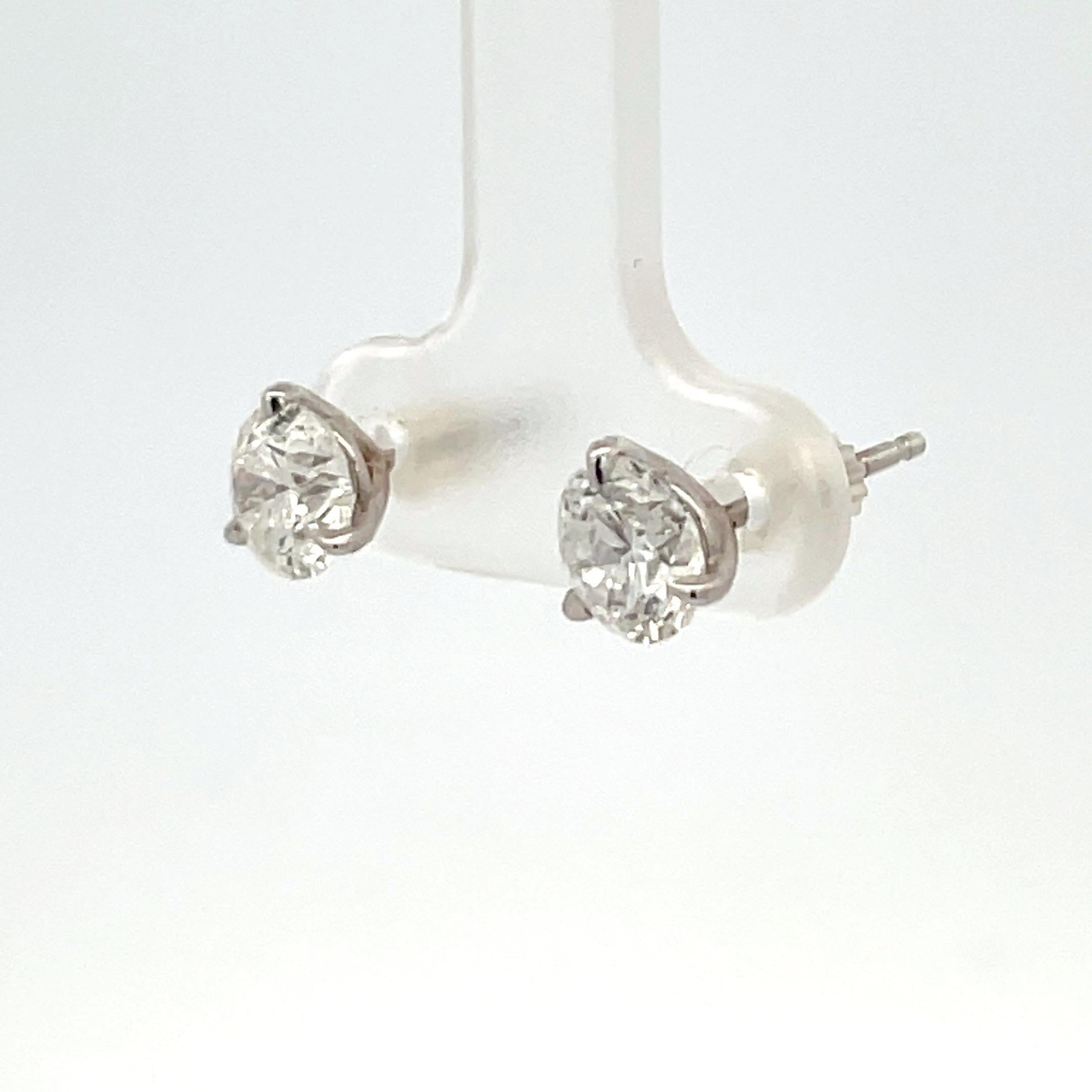 Contemporary Diamond Stud Earrings 2.01 Carats H I1 18 Karat White Gold Champagne Setting For Sale