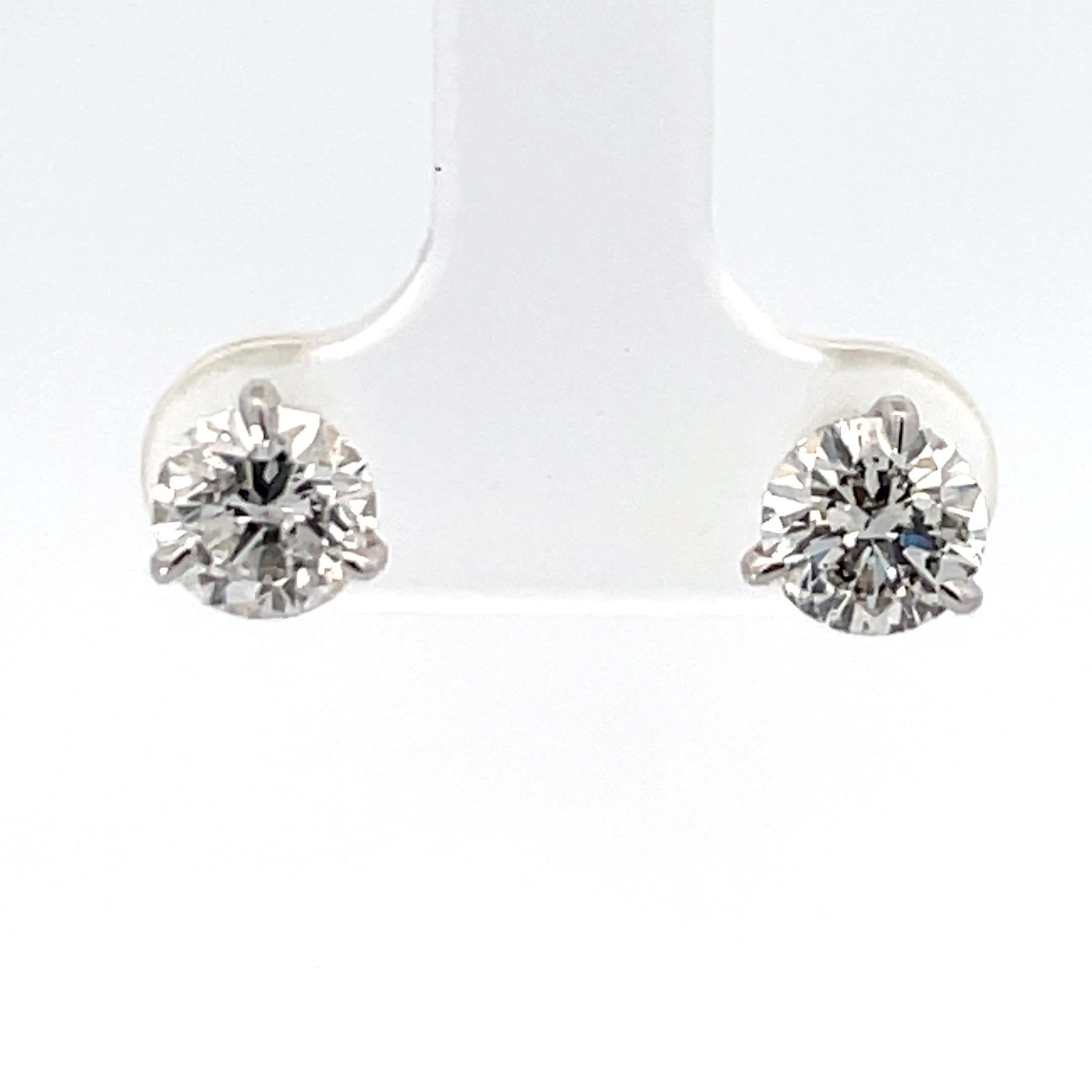 diamond stud earrings aventura