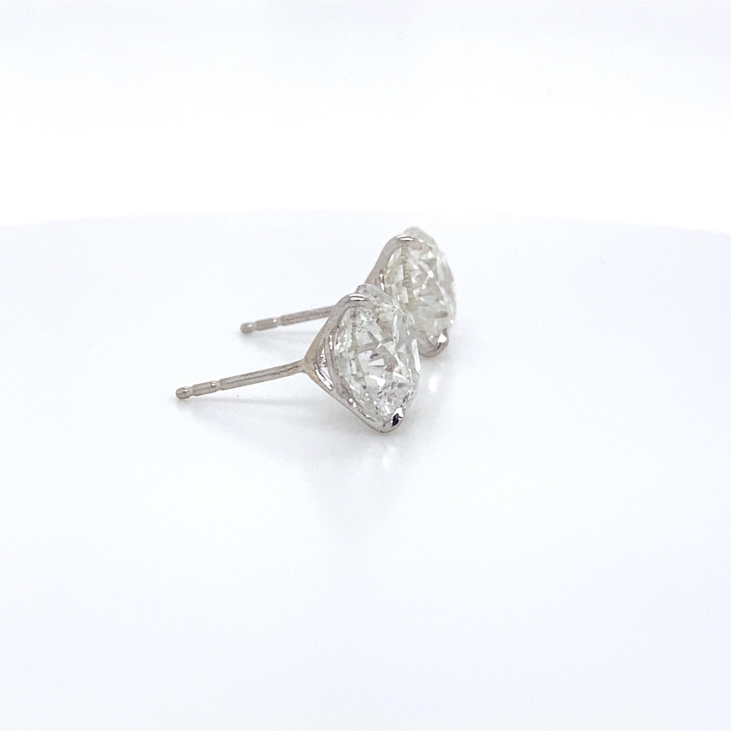 Contemporary Diamond Stud Earrings 2.84 Carat H-I SI2-I1 18 Karat White Gold