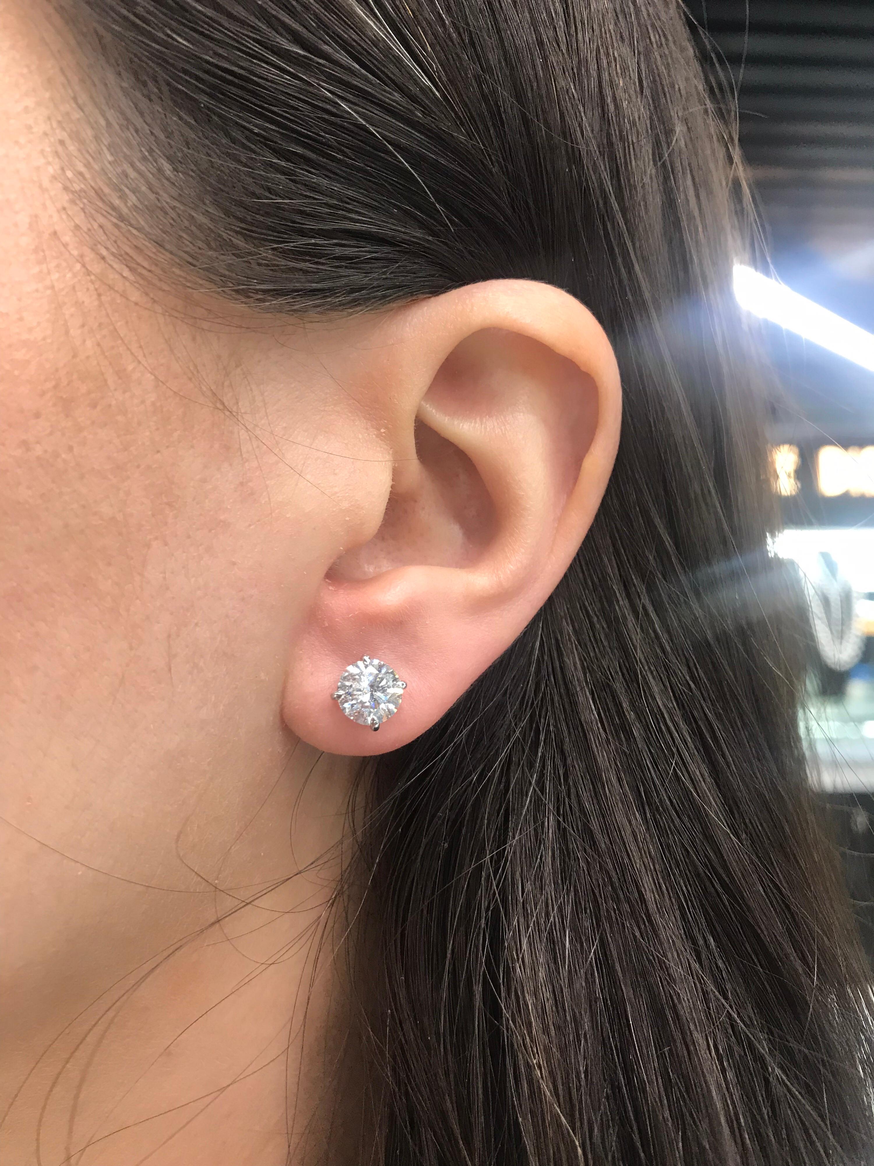 Contemporary Diamond Stud Earrings 3.11 Carat G-H I1