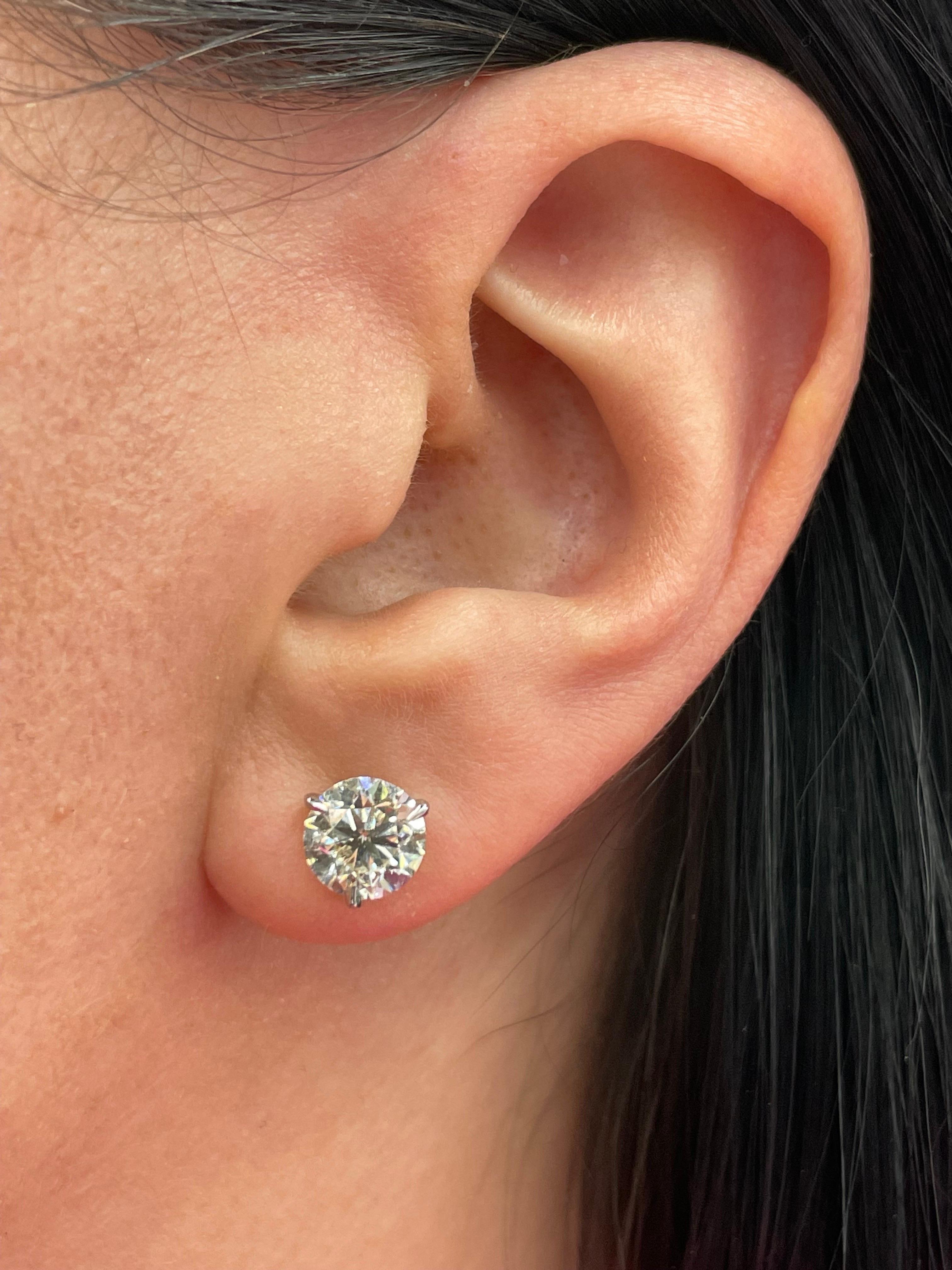Contemporary Diamond Stud Earrings 3.20 Carats K-L SI1-SI2 18 Karat White Gold Champagne Set For Sale
