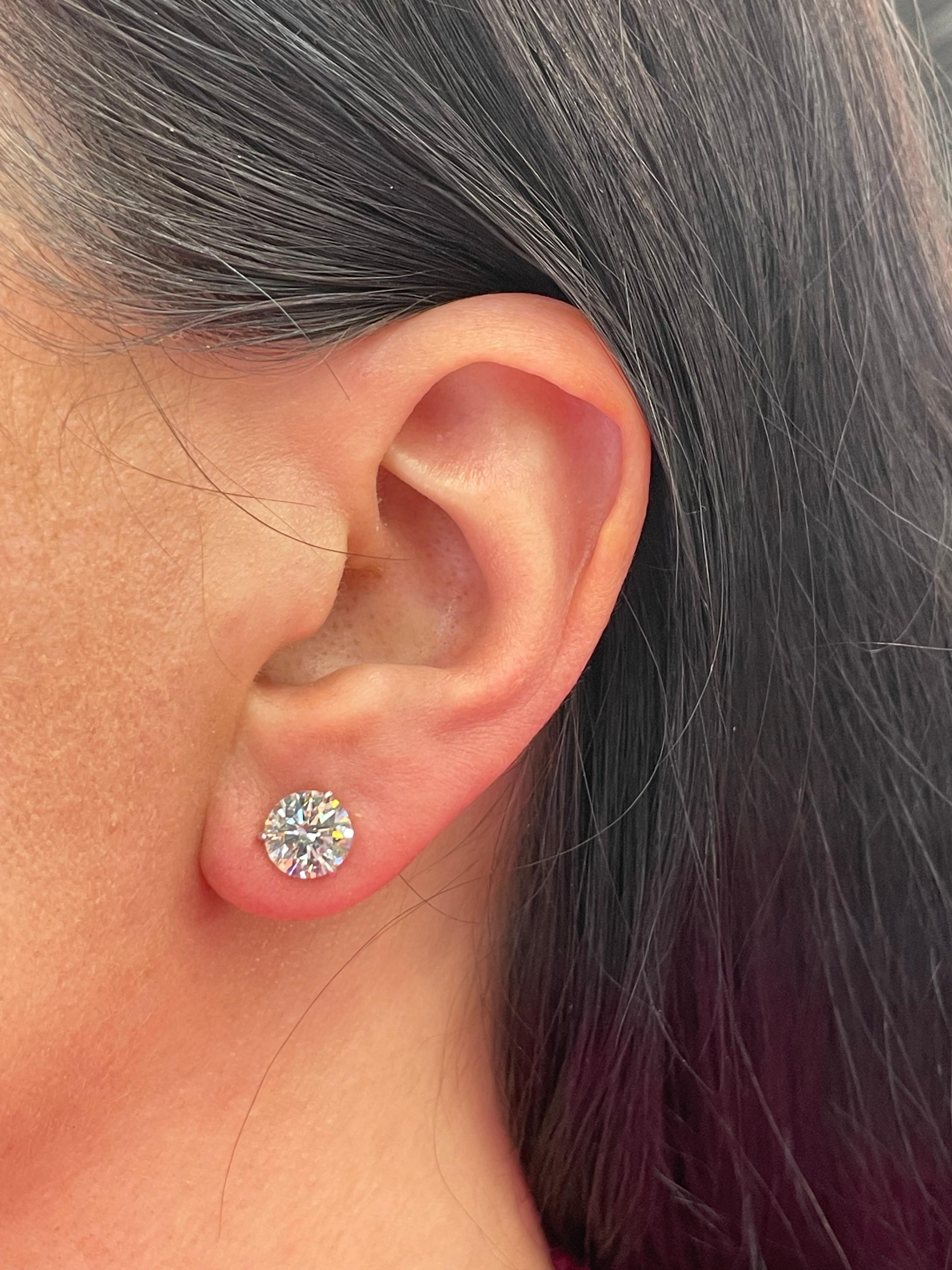 1 carat diamond earrings actual size