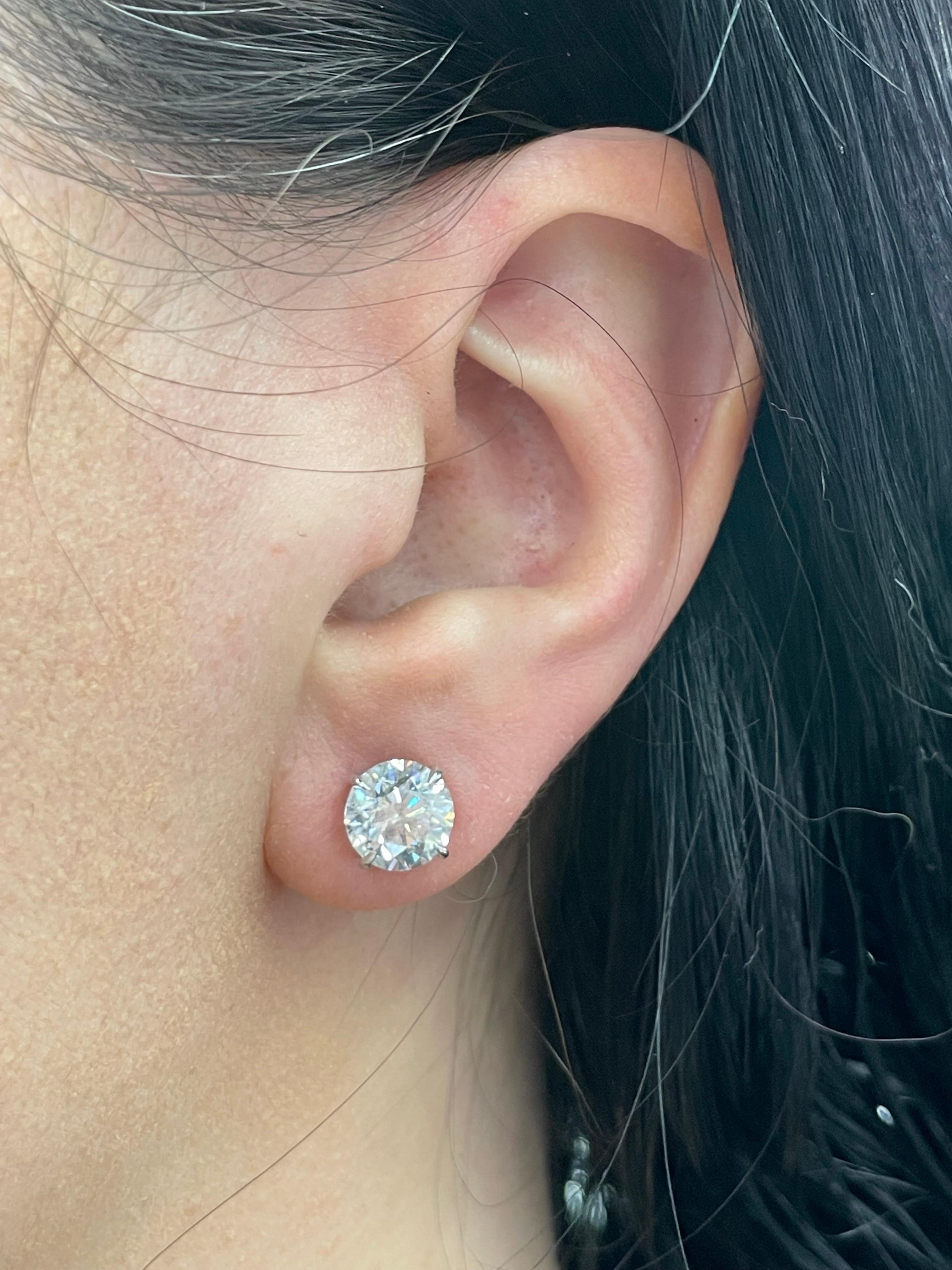 Diamond Stud Earrings 4.01 Carats G-H I1 Karat 14 Karat White Gold Basket Set In New Condition In New York, NY