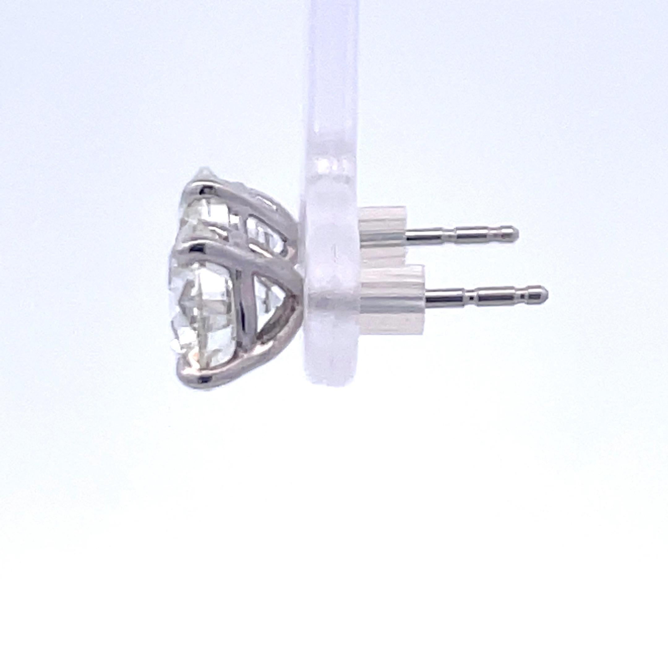 Diamond Stud Earrings 4.05 Carats K SI1-SI3 18 Karat White Gold Champagne Set In New Condition For Sale In New York, NY