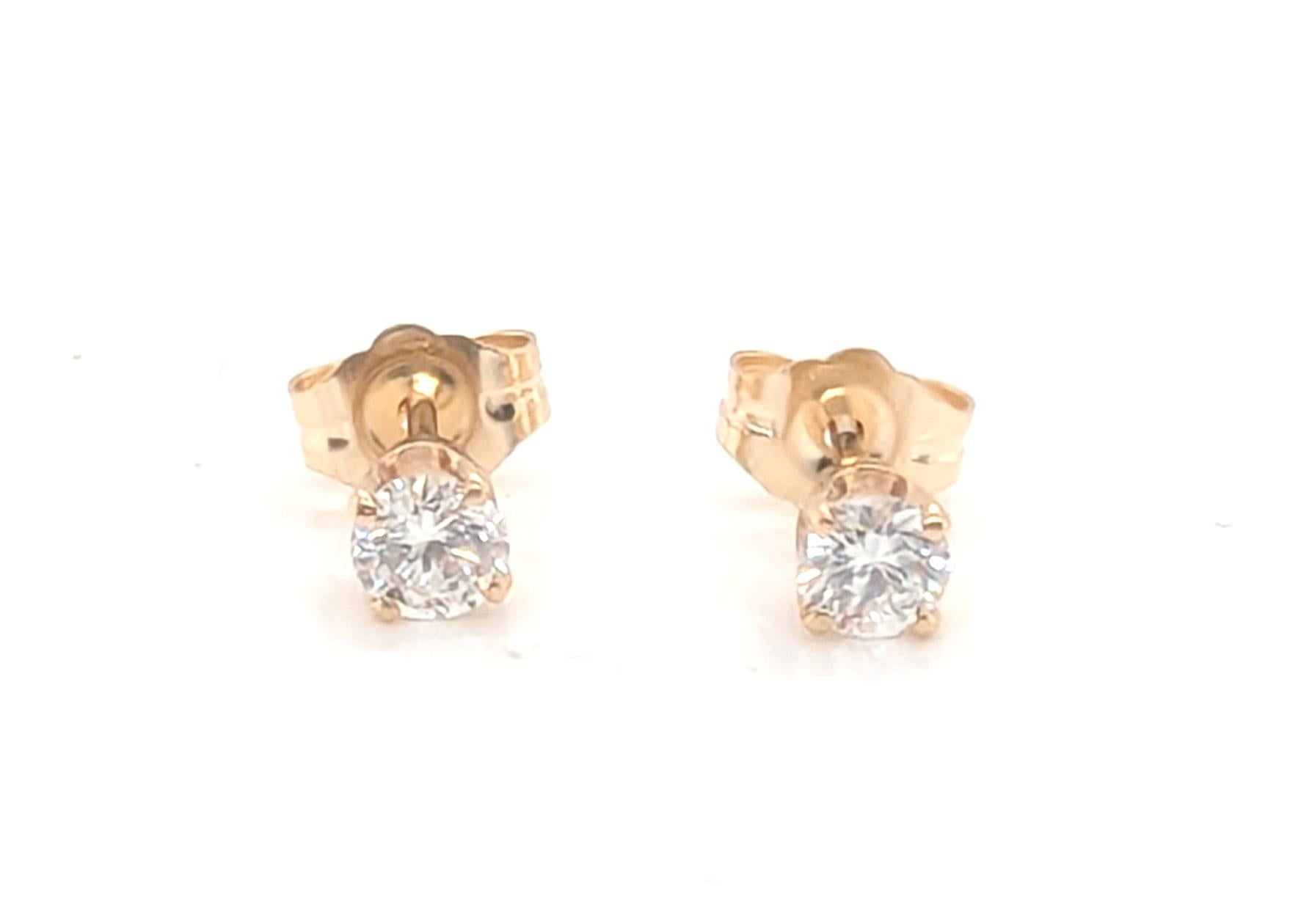 Diamond Stud Earrings .40ct Mined F VS RBC 4 Prong 14K Yellow Gold



100% Natural Diamonds 

.40 Carat  Diamond Weight 

4 Prong Settings

14K Yellow Gold

Great Heirloom 

Excellent Condition

***800***322***8700 Customer Care

Your New Earrings