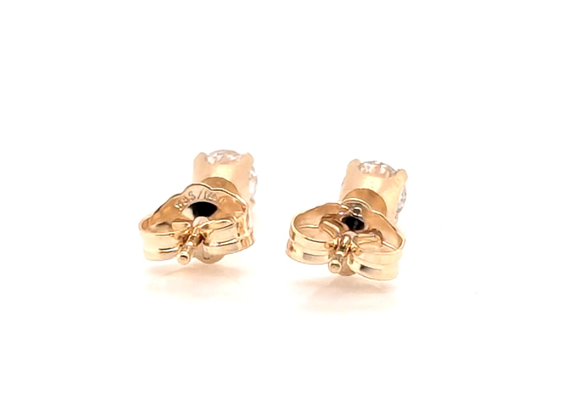 Diamond Stud Earrings .40ct Mined F VS RBC 4 Prong 14K Yellow Gold In Excellent Condition For Sale In Dearborn, MI