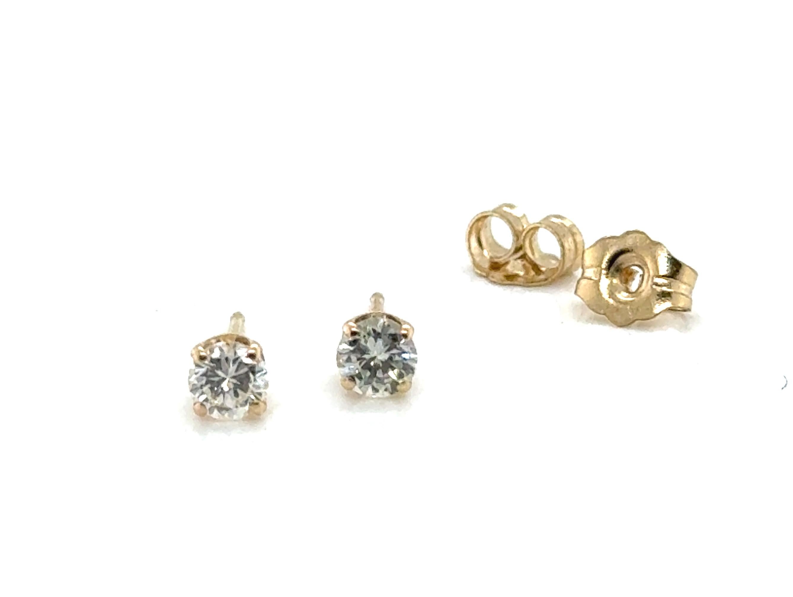 Boucles d'oreilles diamant .40ct Mined G-H VS2 RBC 4 Prong 14K Yellow Gold Excellent état - En vente �à Dearborn, MI