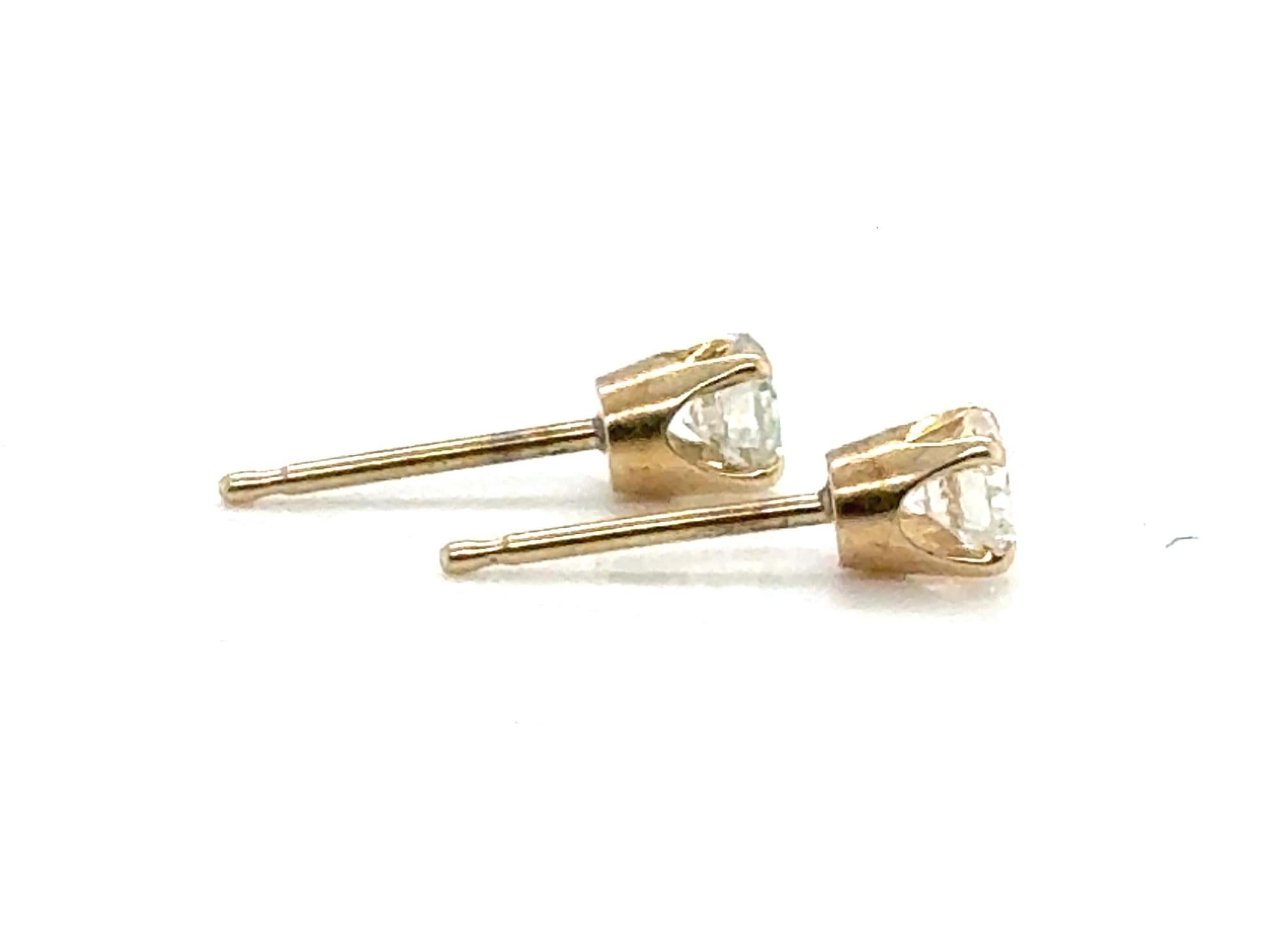 Boucles d'oreilles diamant .40ct Mined G-H VS2 RBC 4 Prong 14K Yellow Gold Unisexe en vente