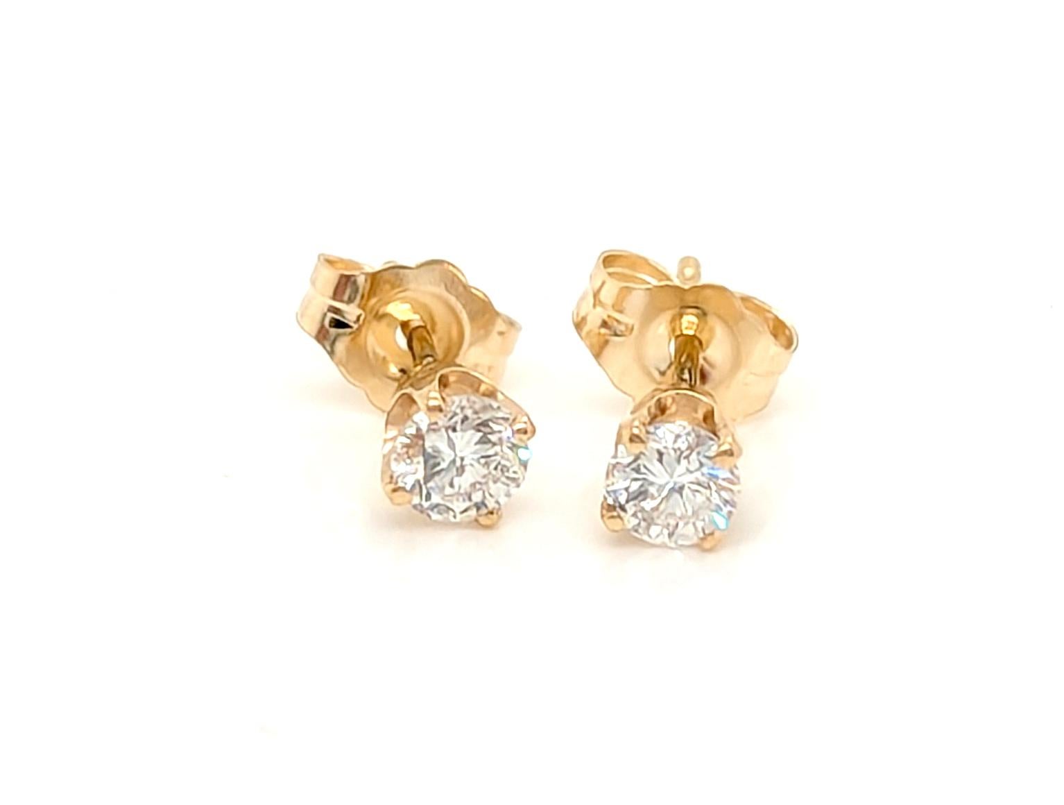Boucles d'oreilles diamant .40ct Mined RBC 4 Prong 14K Yellow Gold 


100 % de diamants naturels 

.40 Carat  Poids du diamant 

Réglages à 4 branches

Or jaune 14K

Un grand héritage 

Excellent état

***800***322***8700 Service clientèle

Vos