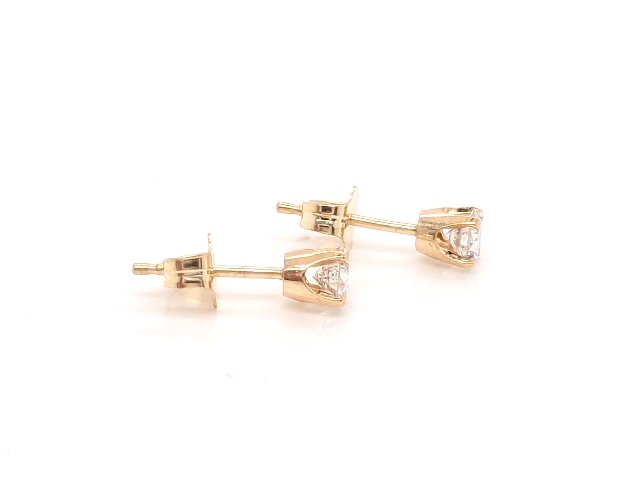 Taille ronde Boucles d'oreilles diamant .40ct Mined RBC 4 Prong 14K Yellow Gold en vente